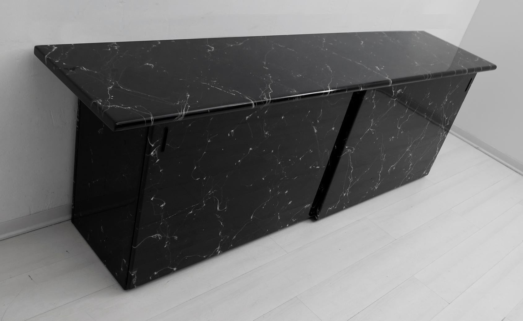 Marquina Black Marble lacquer Italian Post Modern Sideboard, 1980s In Good Condition For Sale In Puglia, Puglia