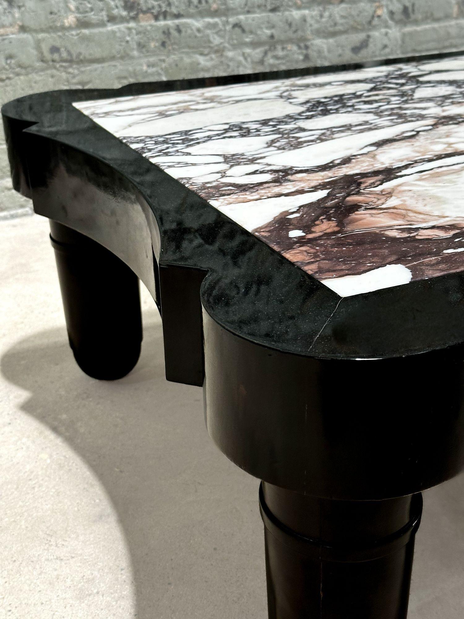 Calacatta Viola Marble Coffee Table by Edith Norton, Signed Plate 1970 In Good Condition For Sale In Chicago, IL