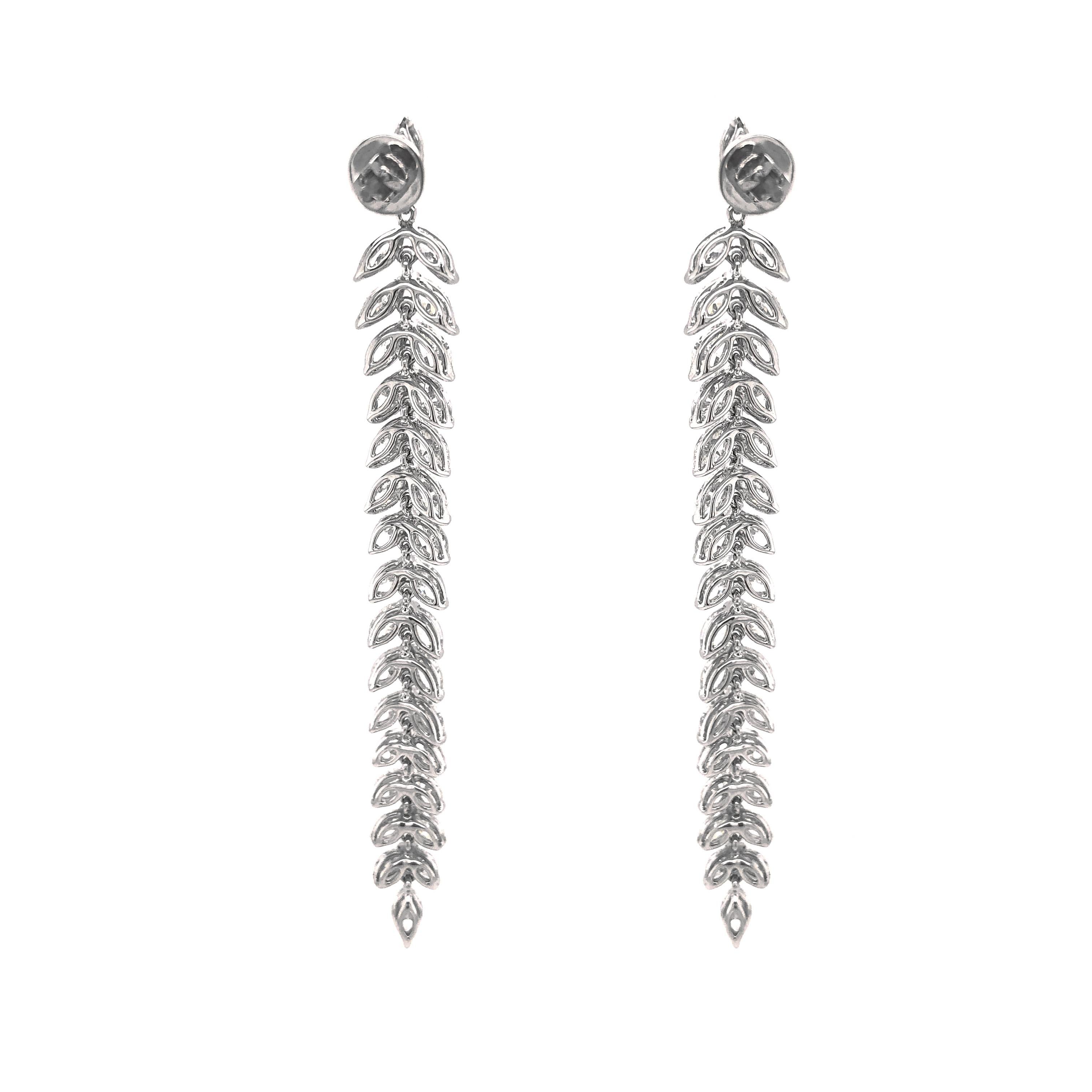 Marquise Cut Diamonds 12.57 Carat Platinum Dangling Drop Earrings In New Condition In New York, NY