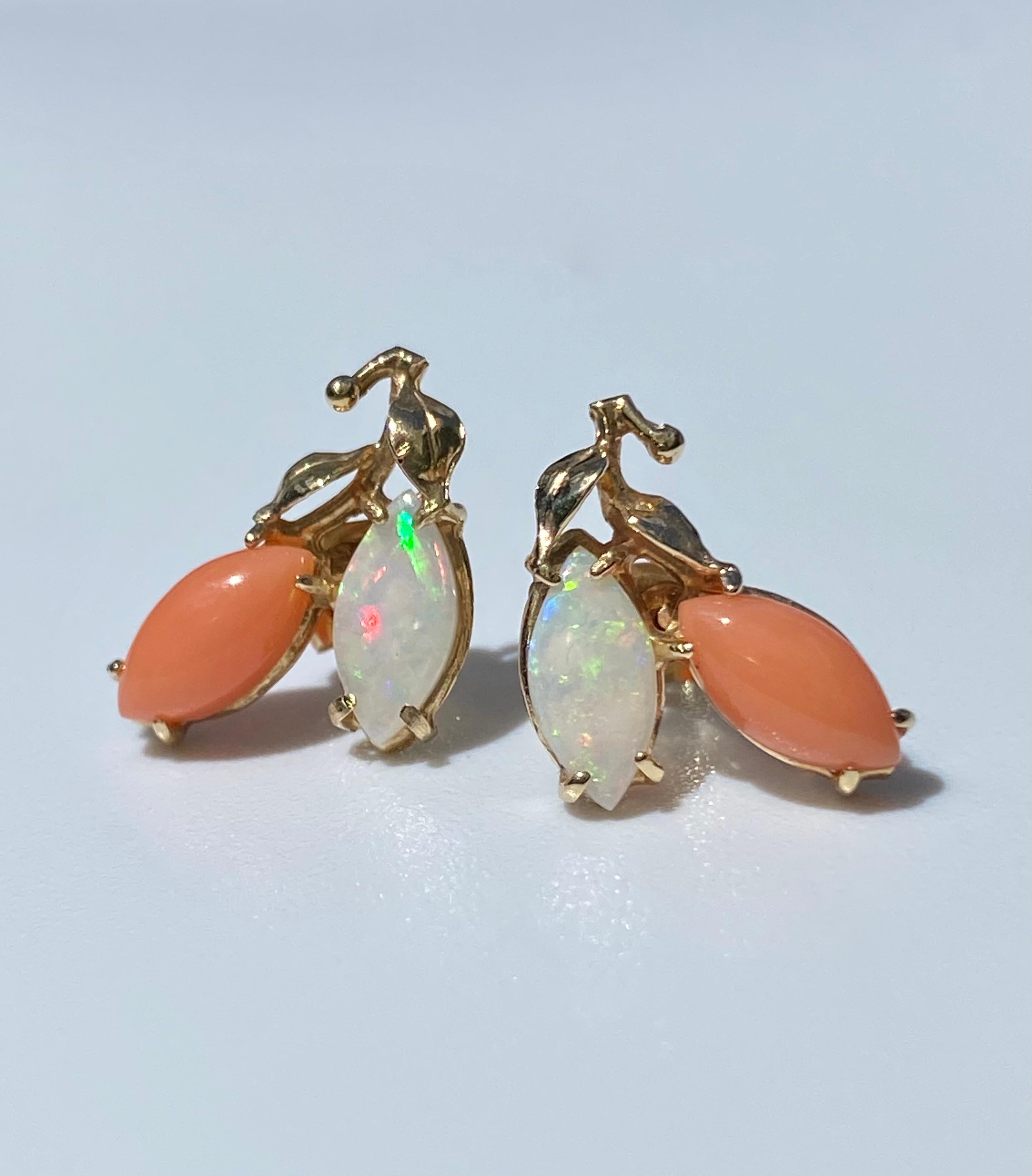 Marquis-Cut Opal and Coral Grapevine Stud 14K Yellow Gold Earrings In Excellent Condition For Sale In Miami, FL