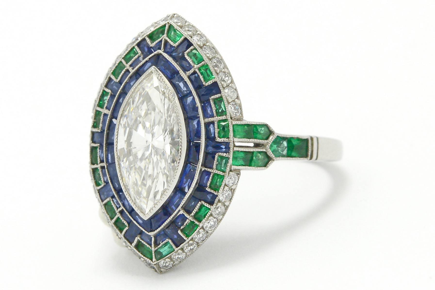 Verlobungsring, Art déco, 4,56 Karat Diamant, Saphir und Smaragd, GIA-zertifiziert Damen im Angebot
