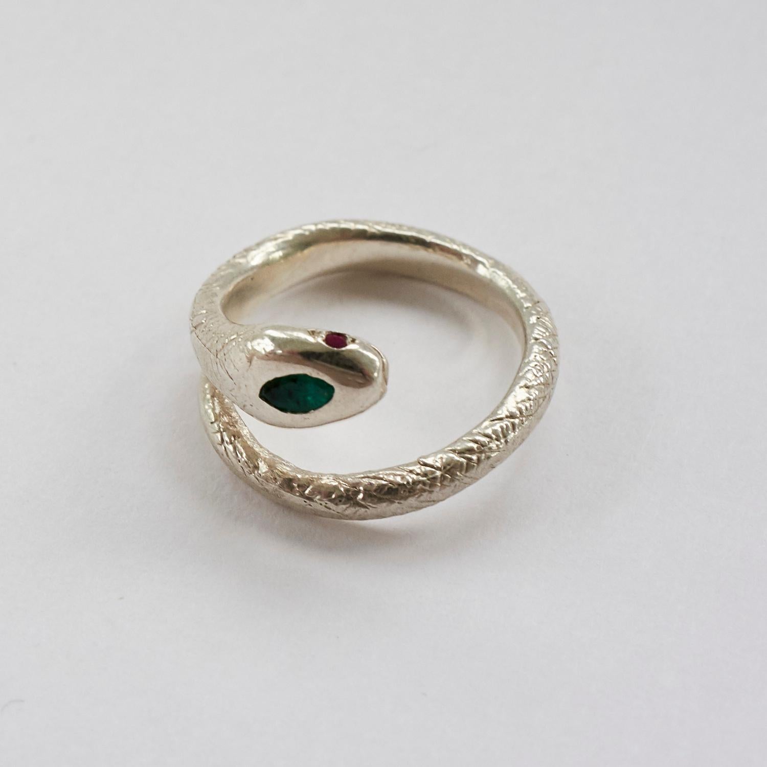 Bague serpent Emeraude Rubis Marquis Argent en vente 6