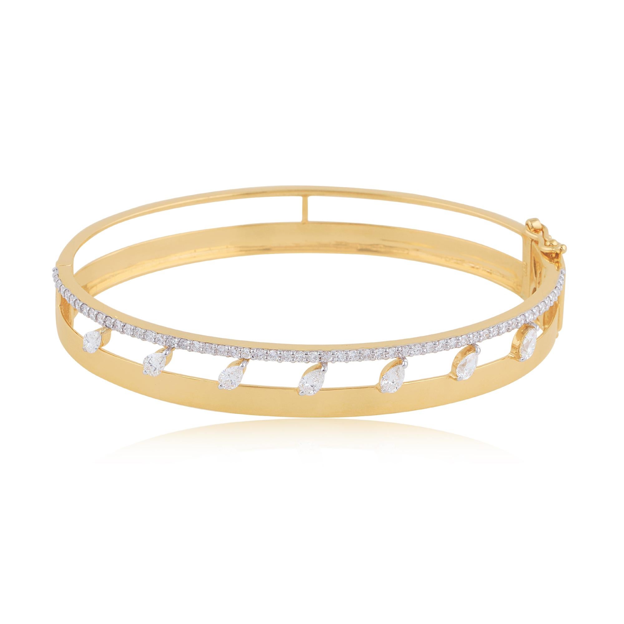 Marquise 1.30 Carat SI Clarity HI Color Diamond 18k Yellow Gold Bangle Bracelet In New Condition For Sale In Diera, Dubai