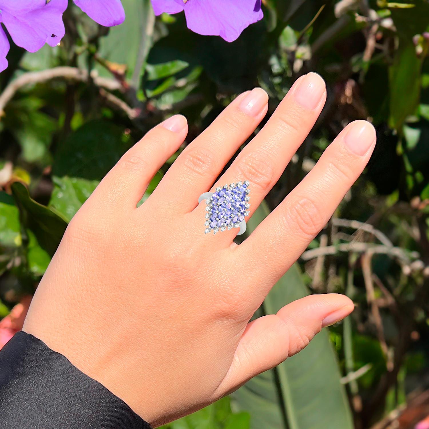 Contemporary Marquise Cut Tanzanites Cluster Ring White Topazes 2.40 Carats For Sale