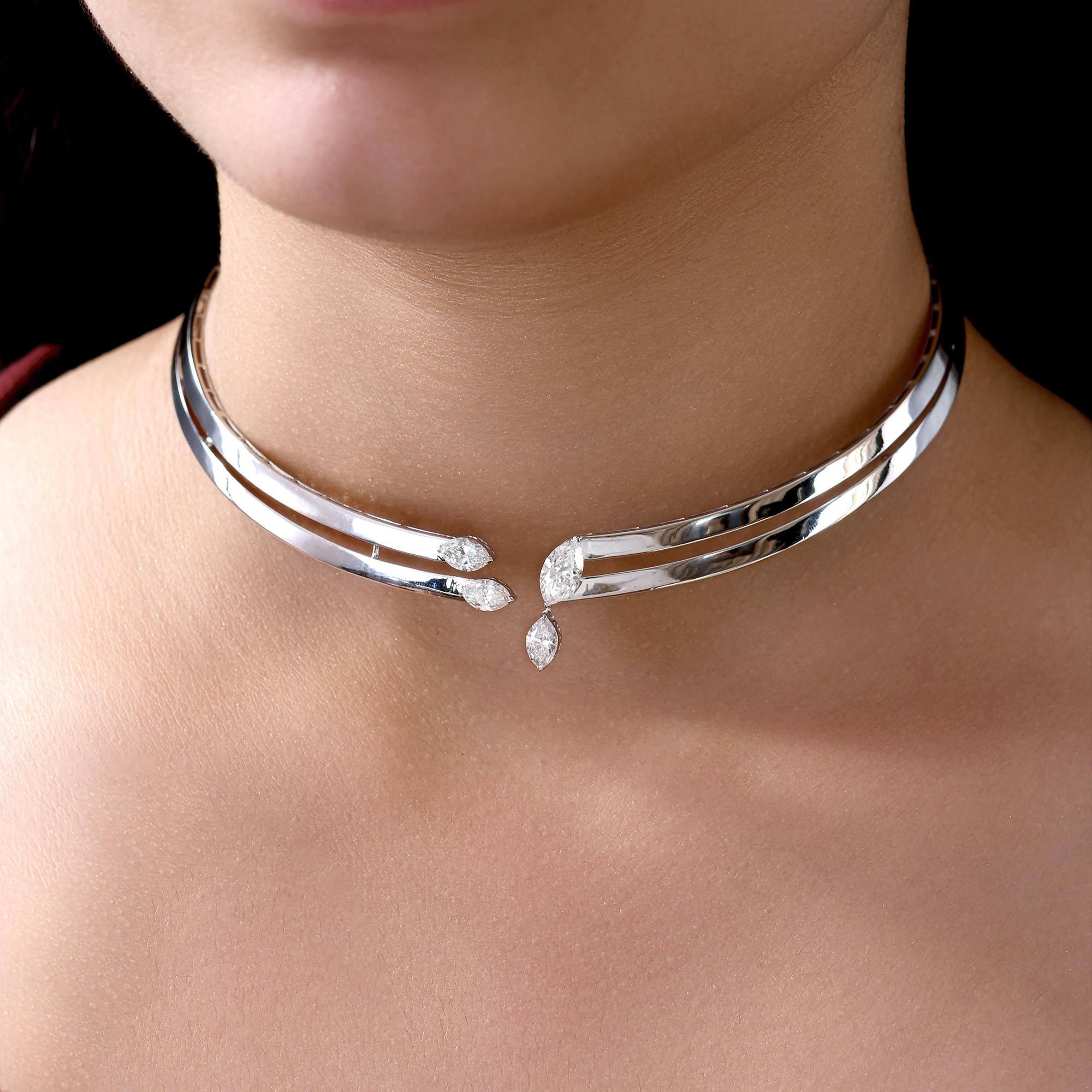 Collar Gargantilla Marquesa 2.62Ct Diamantes Certificados Joyas Oro Blanco 18k
Esta elegante gargantilla de diamantes de estilo abierto presenta dos elegantes bandas de oro acentuadas con diamantes marquesa, que crean un moderno diseño de destellos