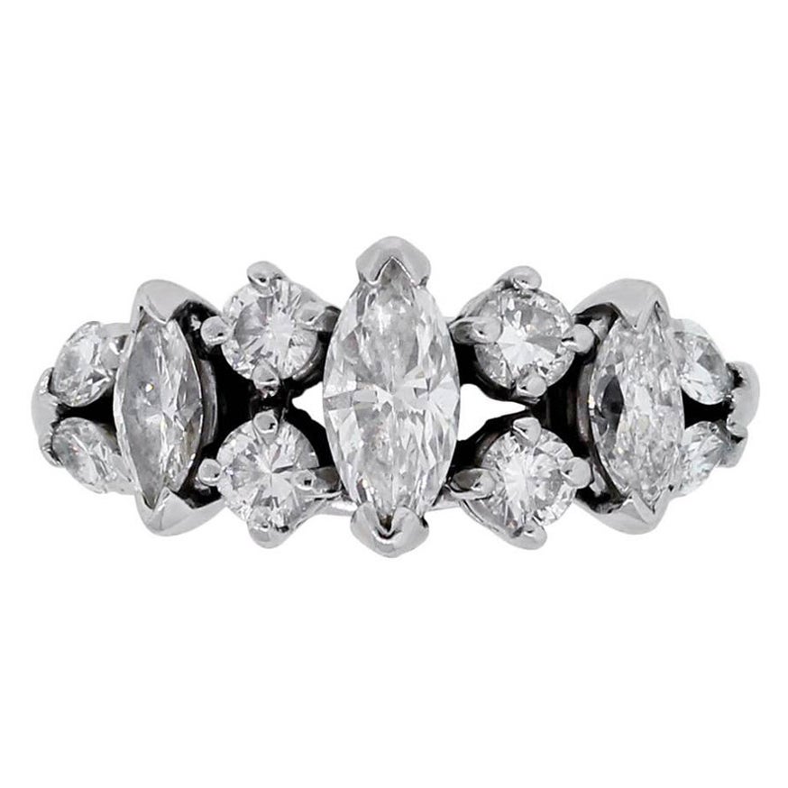 Anillo de Diamantes Marquesa y Redondo Brillante