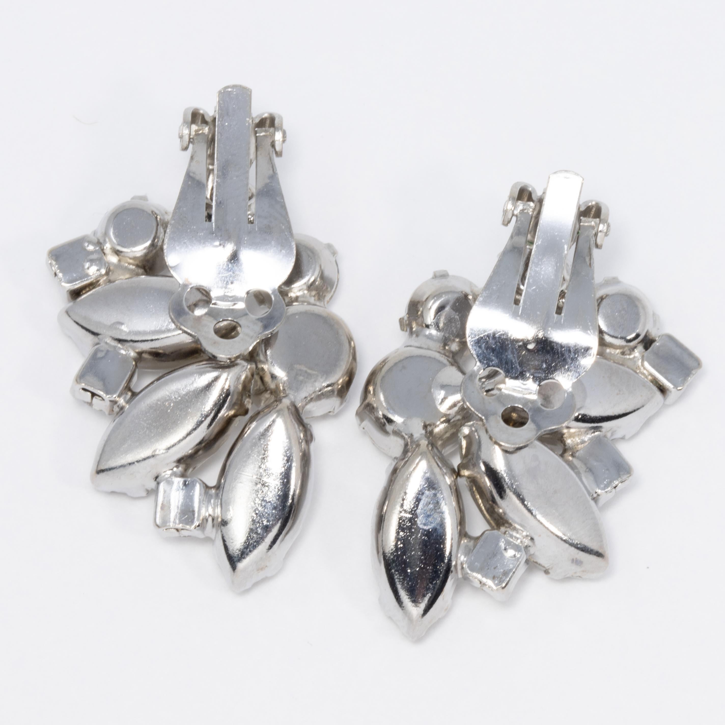 Marquise and Round Crystal Cluster Clip on Earrings and Pin in Silver, Vintage For Sale 2