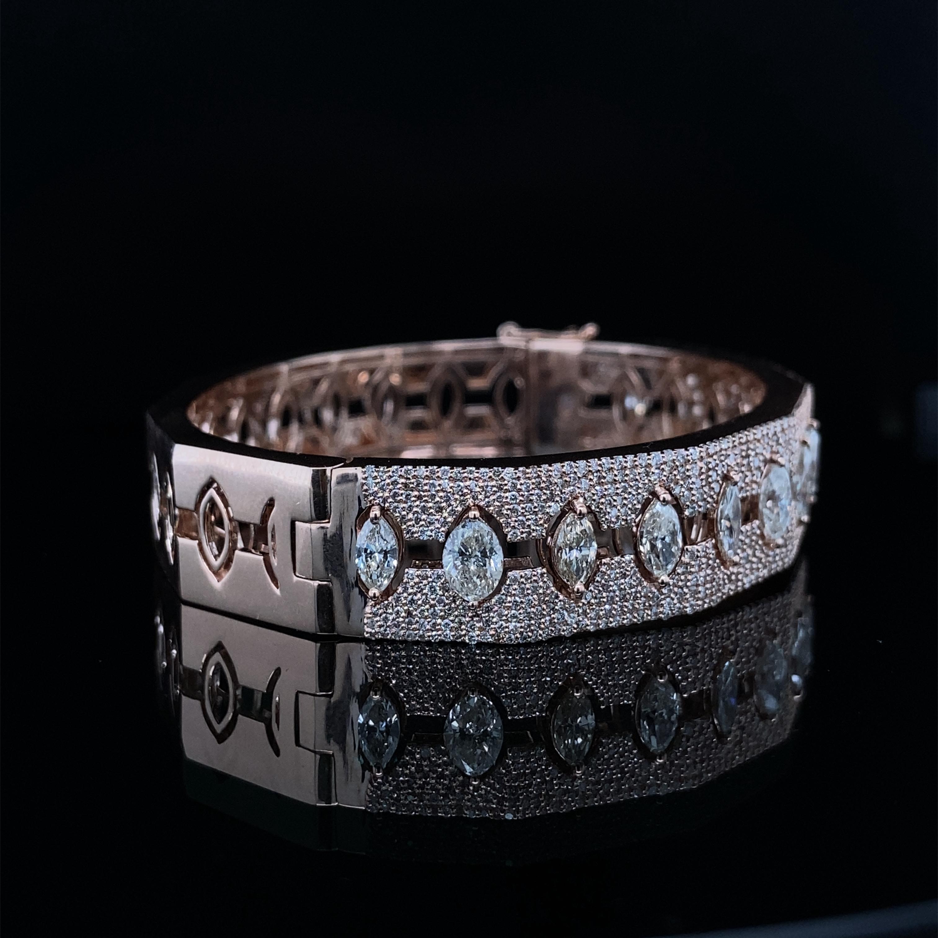 Armband aus massivem 18-karätigem Roségold mit marquisen und runden Diamanten verziert im Angebot 1