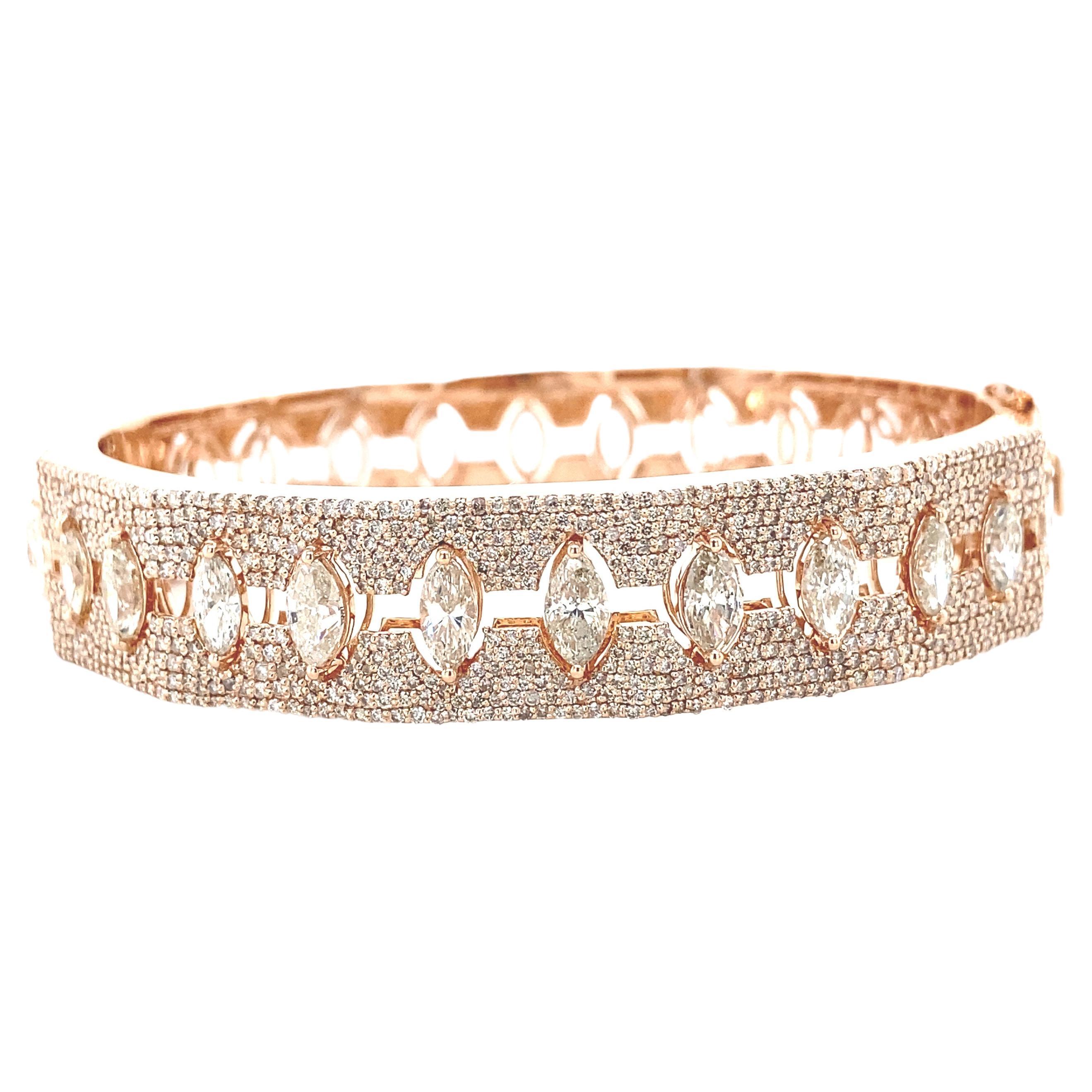 Armband aus massivem 18-karätigem Roségold mit marquisen und runden Diamanten verziert im Angebot