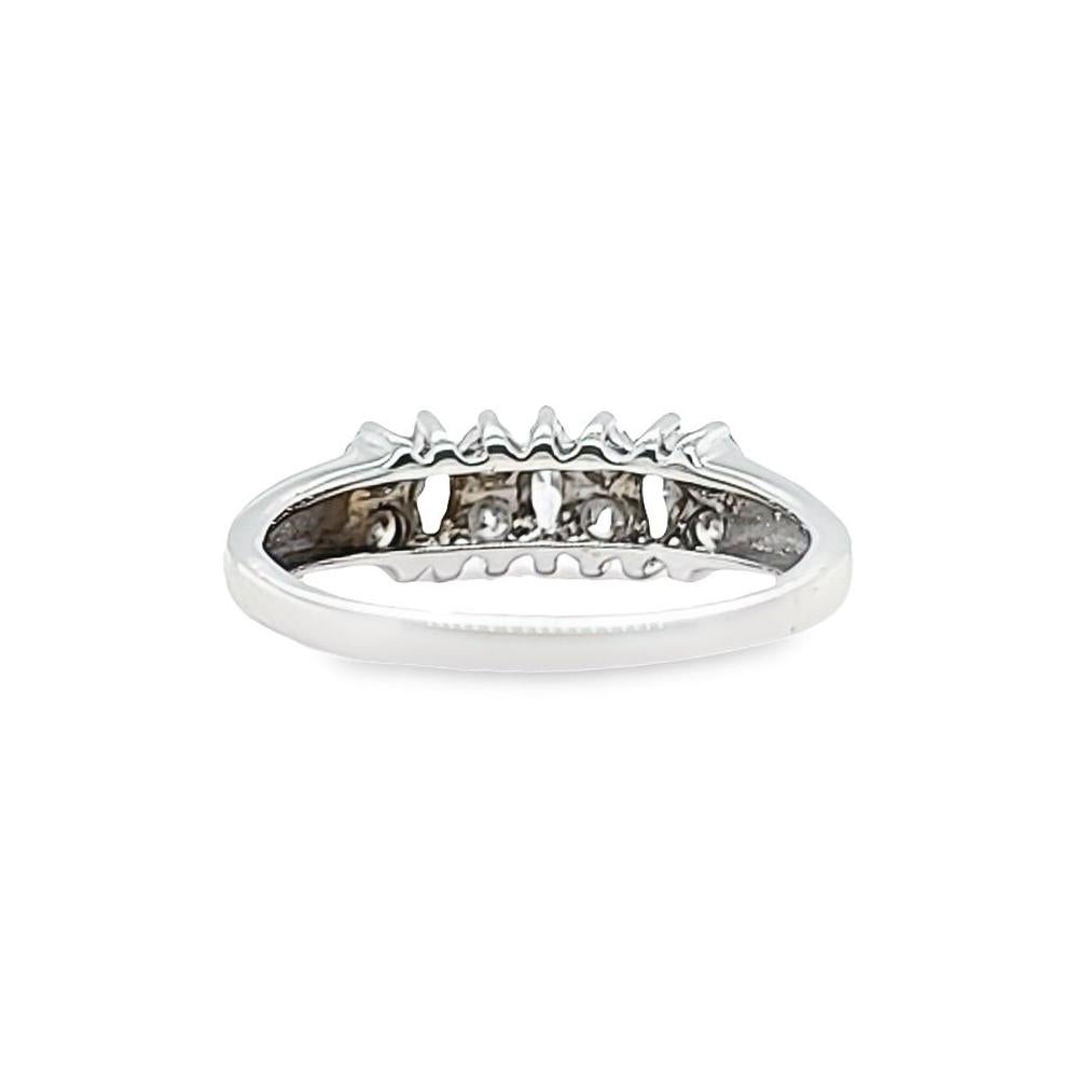 Marquise and Round Diamond Ring in White Gold In Good Condition For Sale In Coral Gables, FL