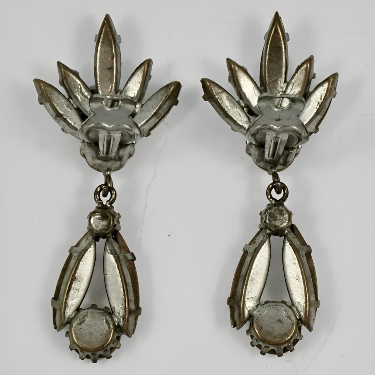 Marquise and Round Rhinestone Drop Earrings circa 1950s In Good Condition For Sale In London, GB