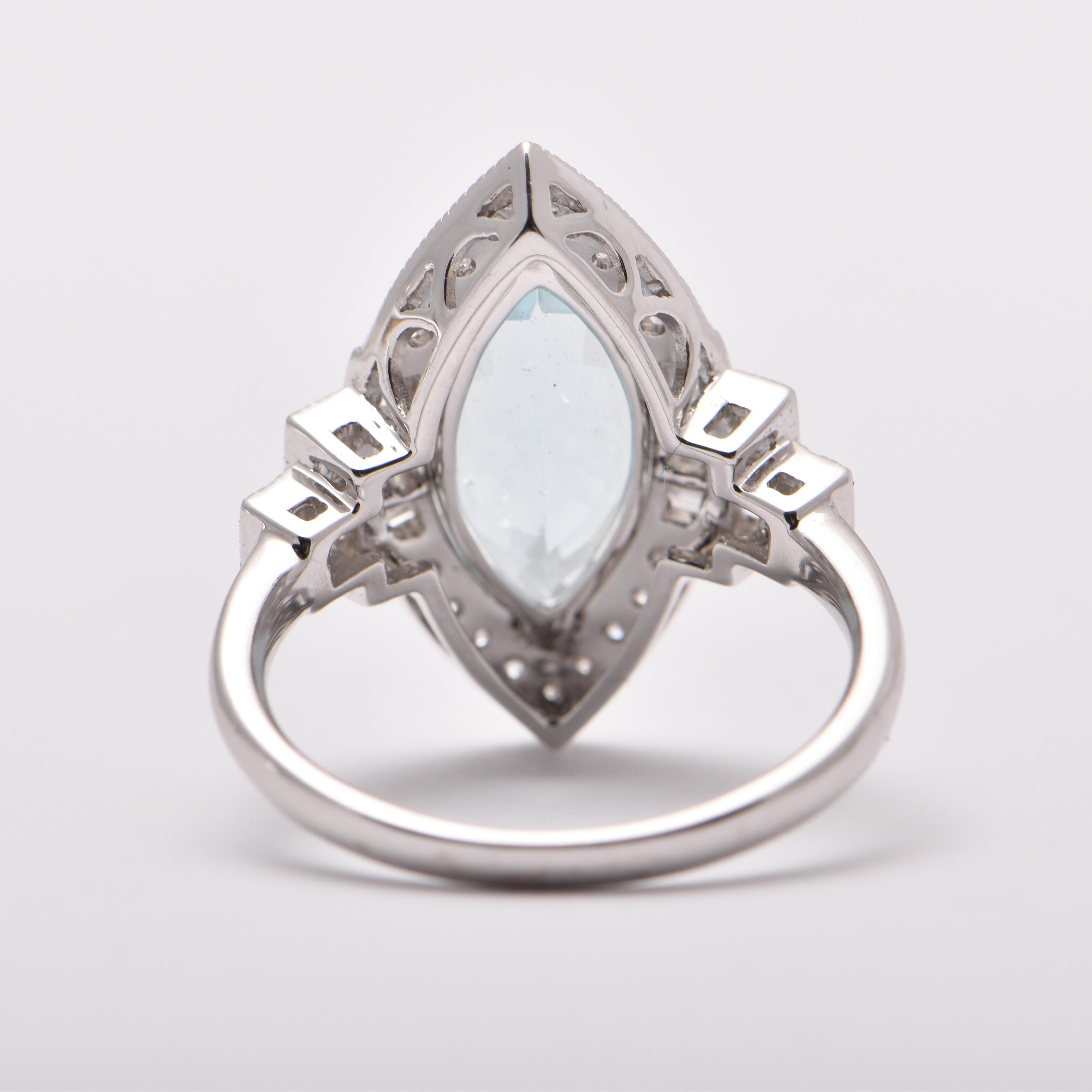 Marquise Aquamarine and Diamond Cocktail Ring in 18 Carat White Gold In New Condition For Sale In Sydney, AU