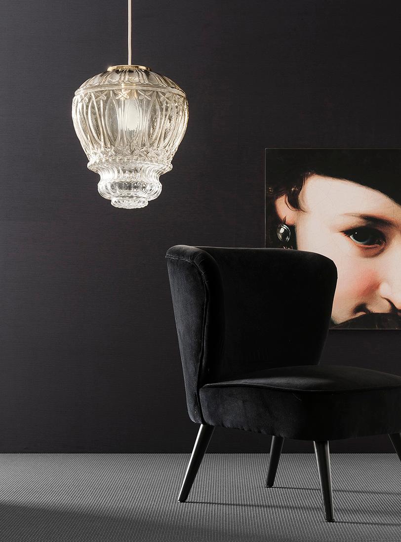Lampada a sospensione Marquise Arabesque di MM Lampadari
Dimensioni: Ø 30 x H. 40 cm.
Materiali: Metallo e vetro.

Sono disponibili diverse finiture. Tutte le nostre lampade possono essere cablate a seconda del Paese. Se viene venduto negli Stati