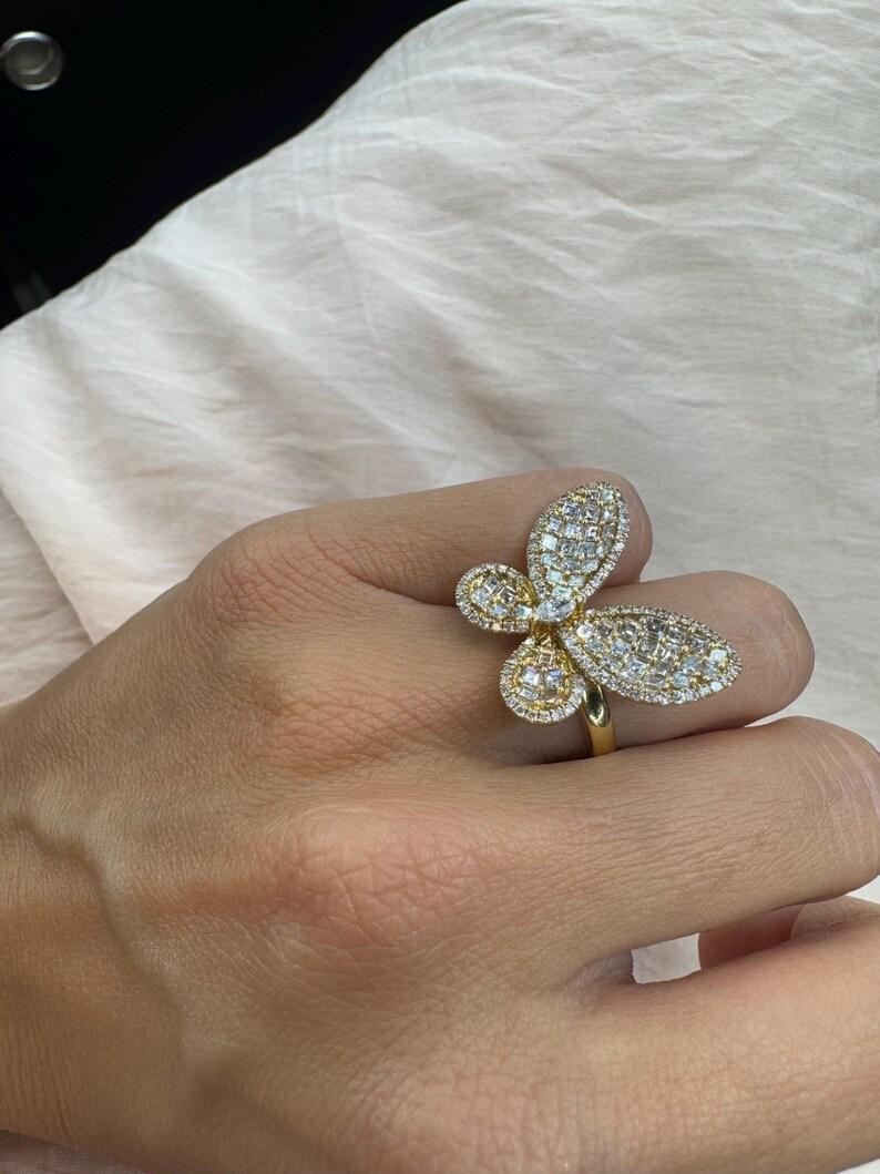 Contemporary Marquise Assher Cut & Round Diamond Butterfly Cocktail Ring 1.70 CTS 18KT Gold For Sale