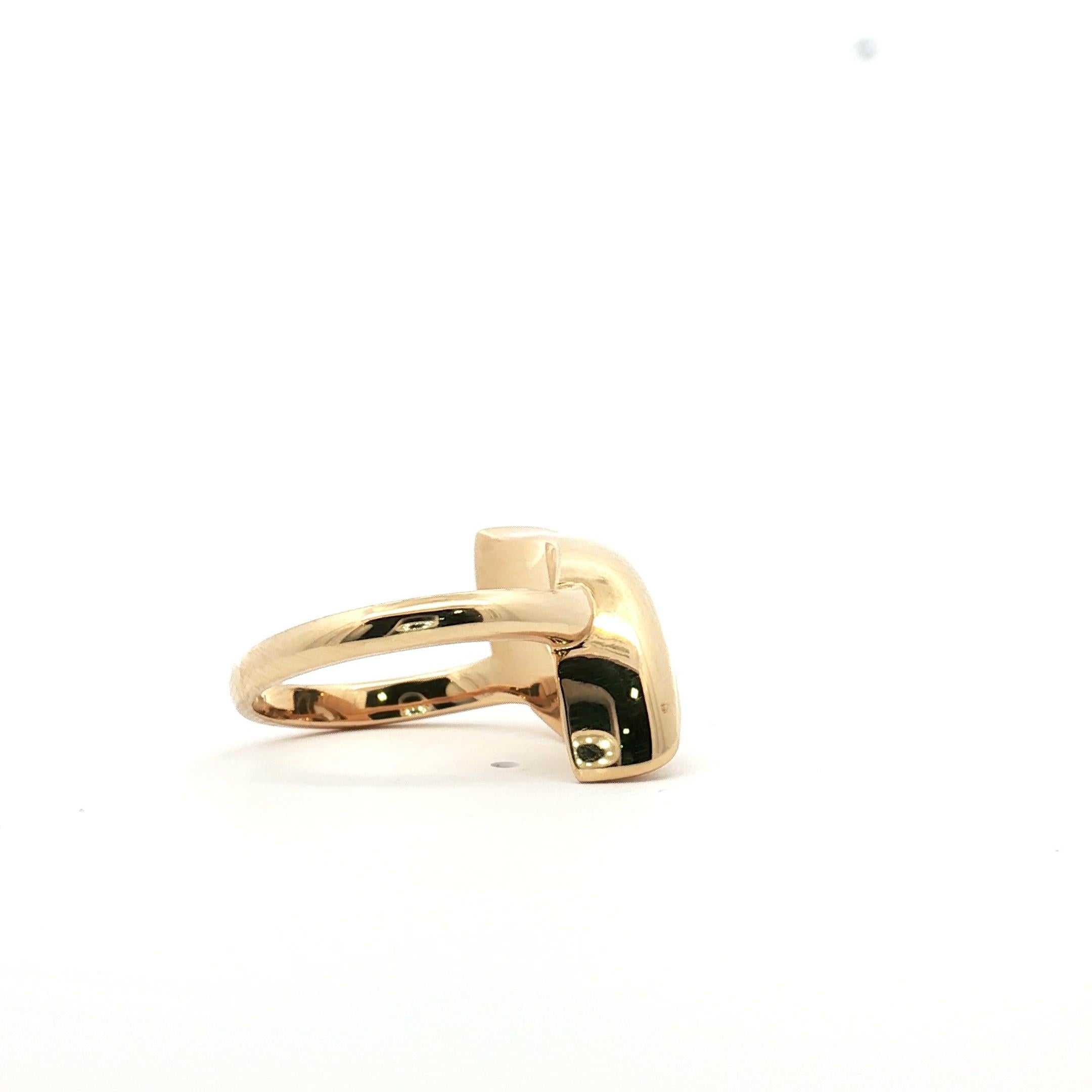 En vente :  Bague en or jaune 14K sertie d'un chaton en forme de marquise et de diamants 4