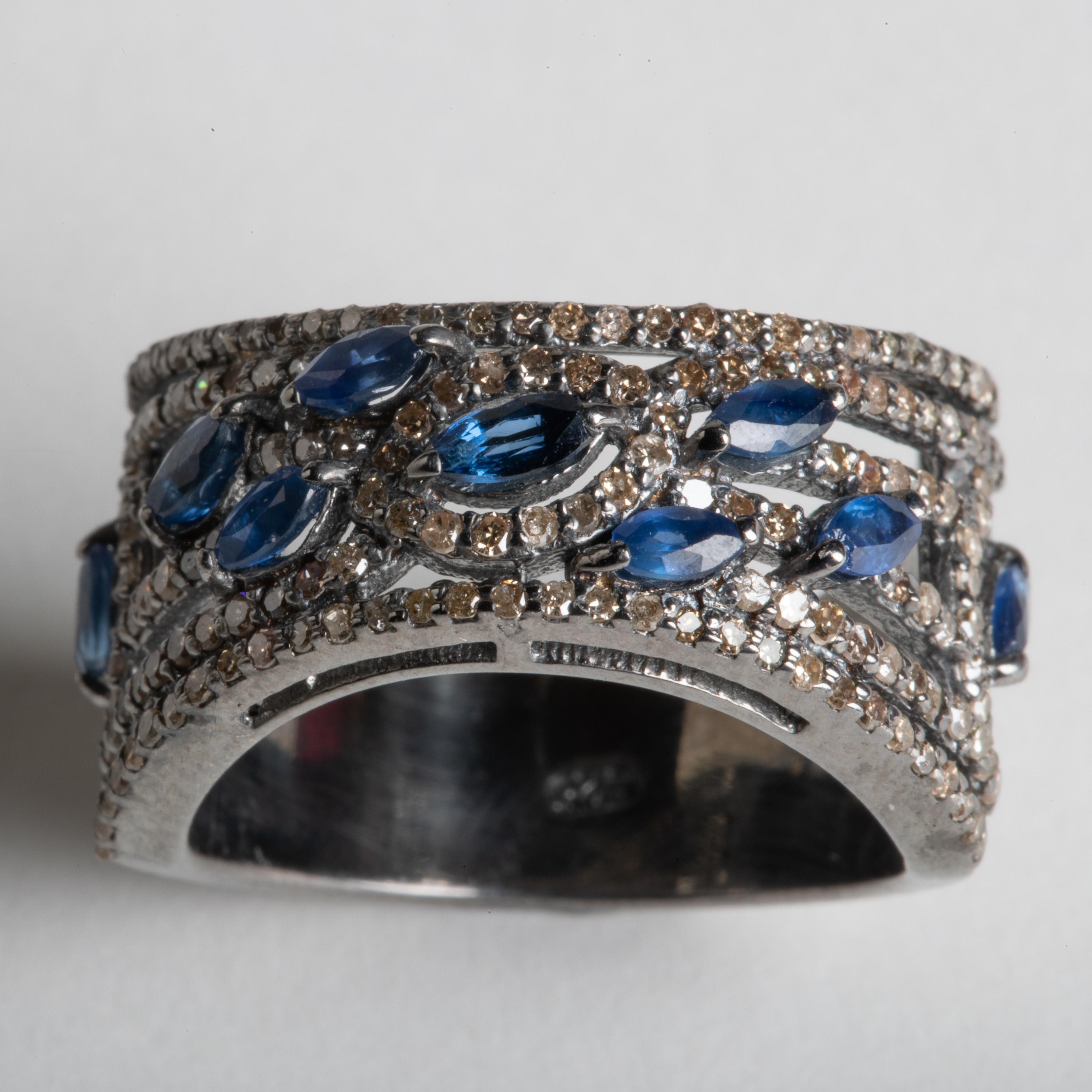 Ring mit blauem Marquise-Saphir und Diamant (Marquiseschliff) im Angebot
