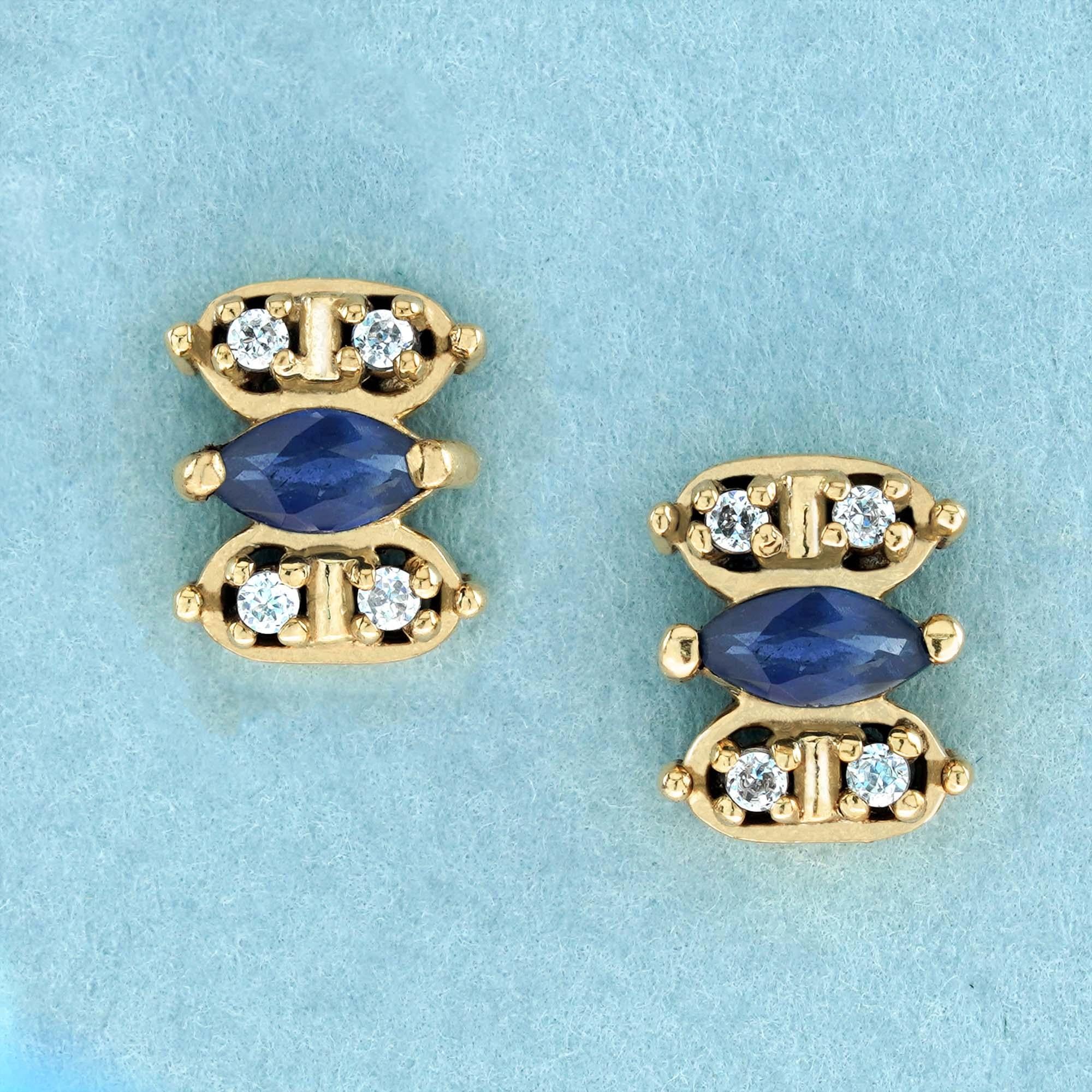 Verleihen Sie Ihrem Look eine zarte und einzigartige Ästhetik mit diesen filigranen Ohrringen von GEMMA FILIGREE. Unsere goldenen Ohrringe im antiken Design sind zart und leicht durchbrochen, während sie gleichzeitig ein Leben lang alltagstauglich