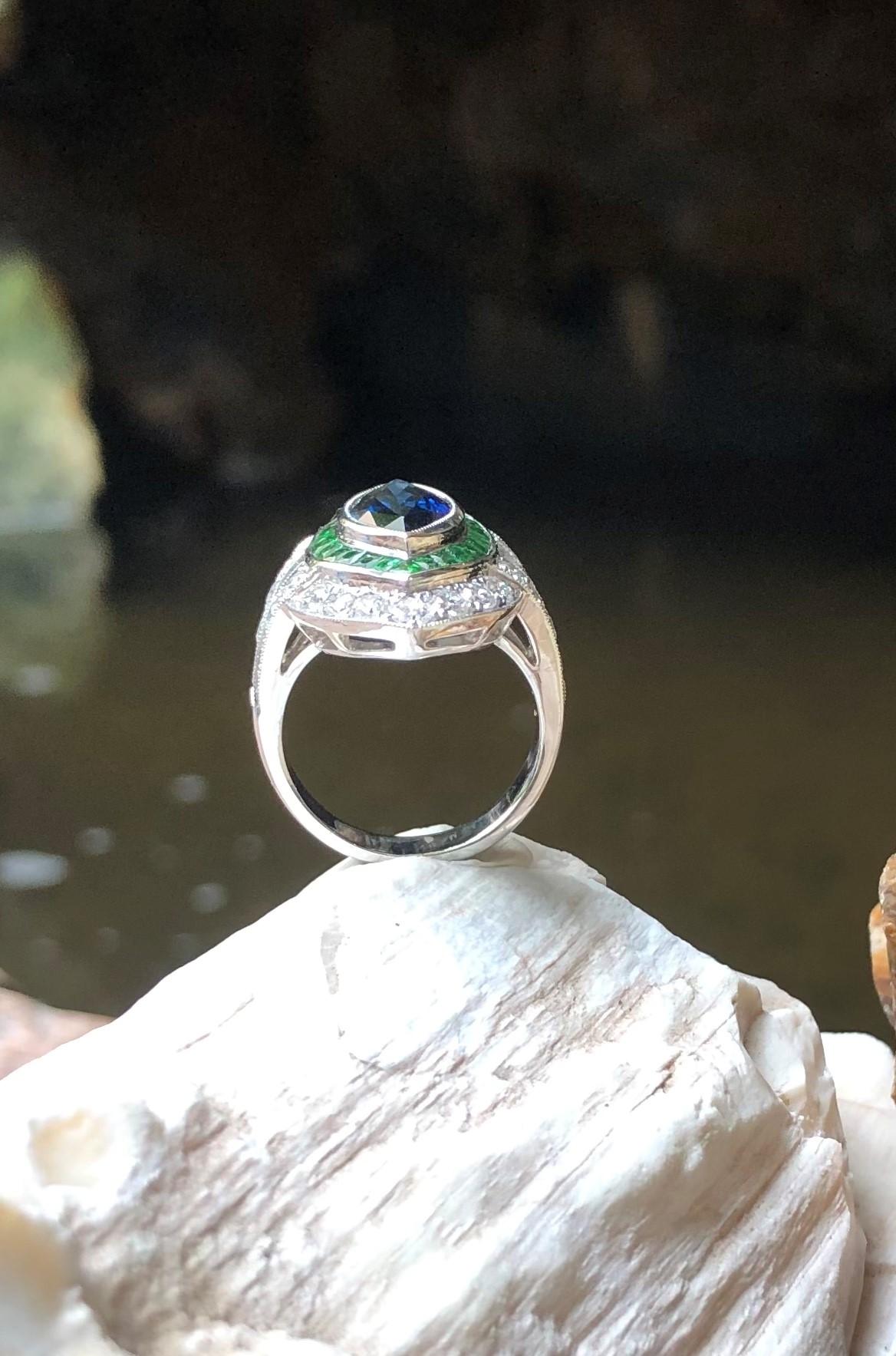 Marquise Blue Sapphire, Tsavorite, Diamond 1.24 Carat Ring in 18K Gold Settings For Sale 6