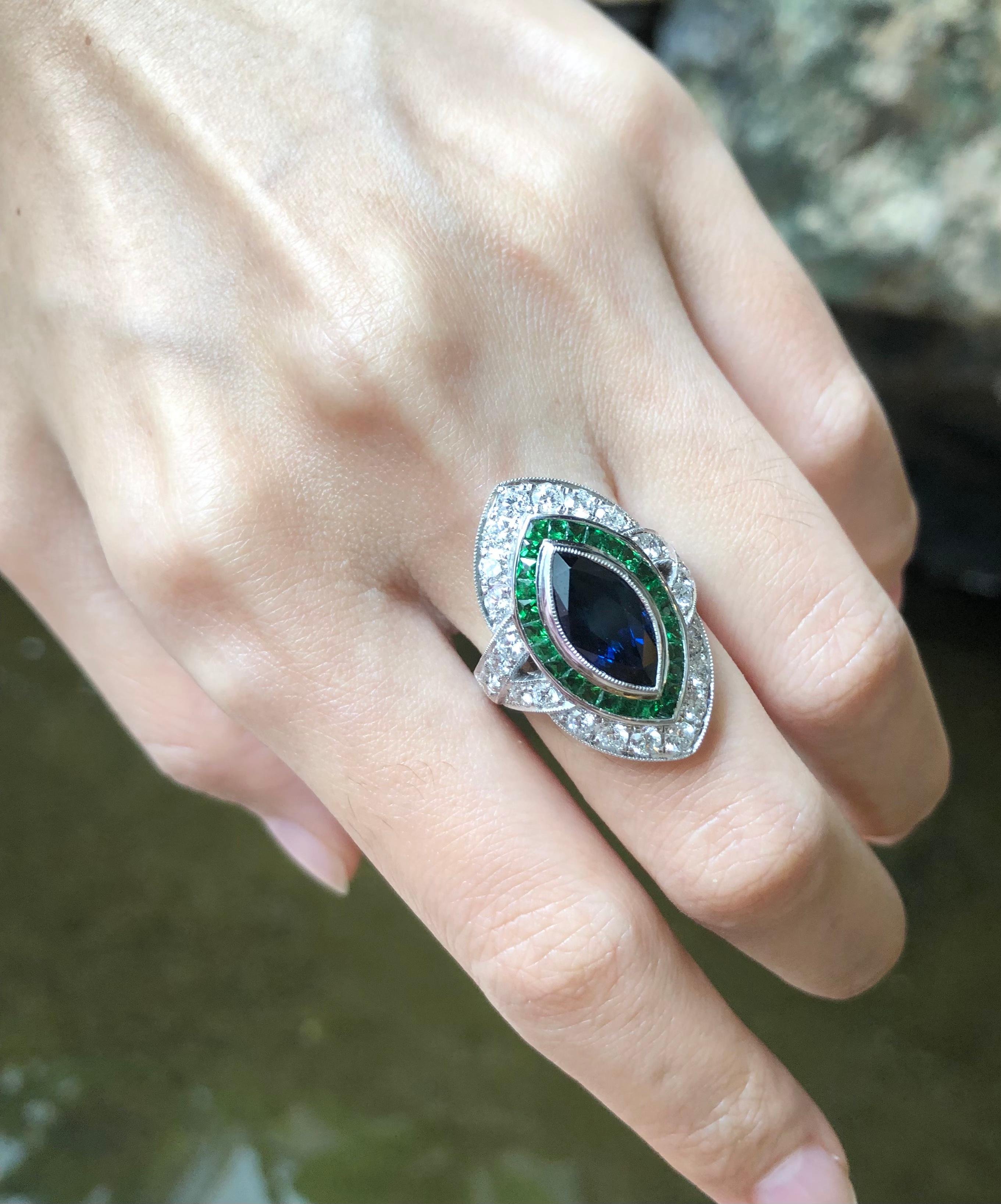 Marquise Blue Sapphire, Tsavorite, Diamond 1.24 Carat Ring in 18K Gold Settings For Sale 1