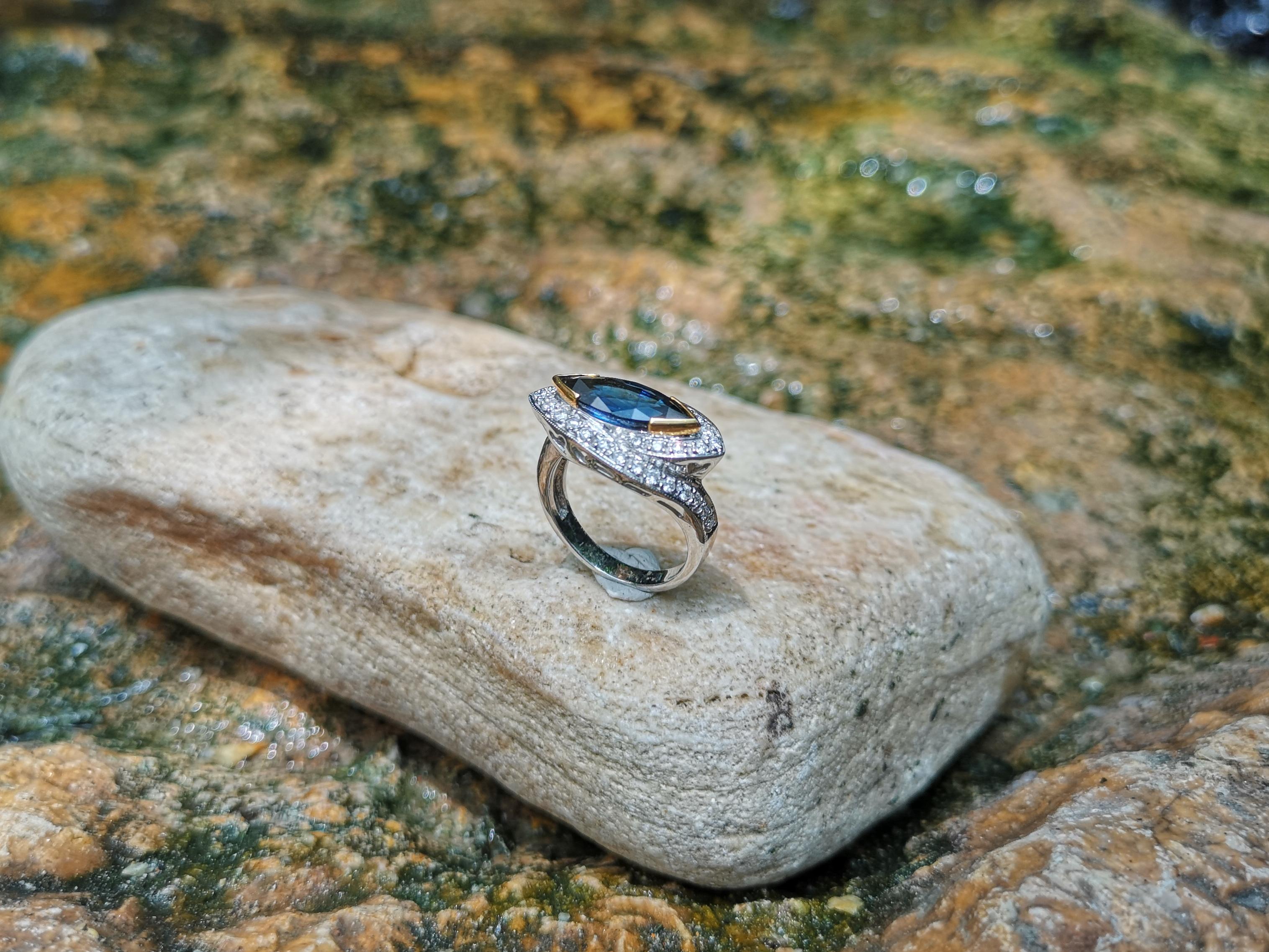 Ring mit blauem Marquise-Saphir und Diamant in 18 Karat Weißgoldfassung im Angebot 4