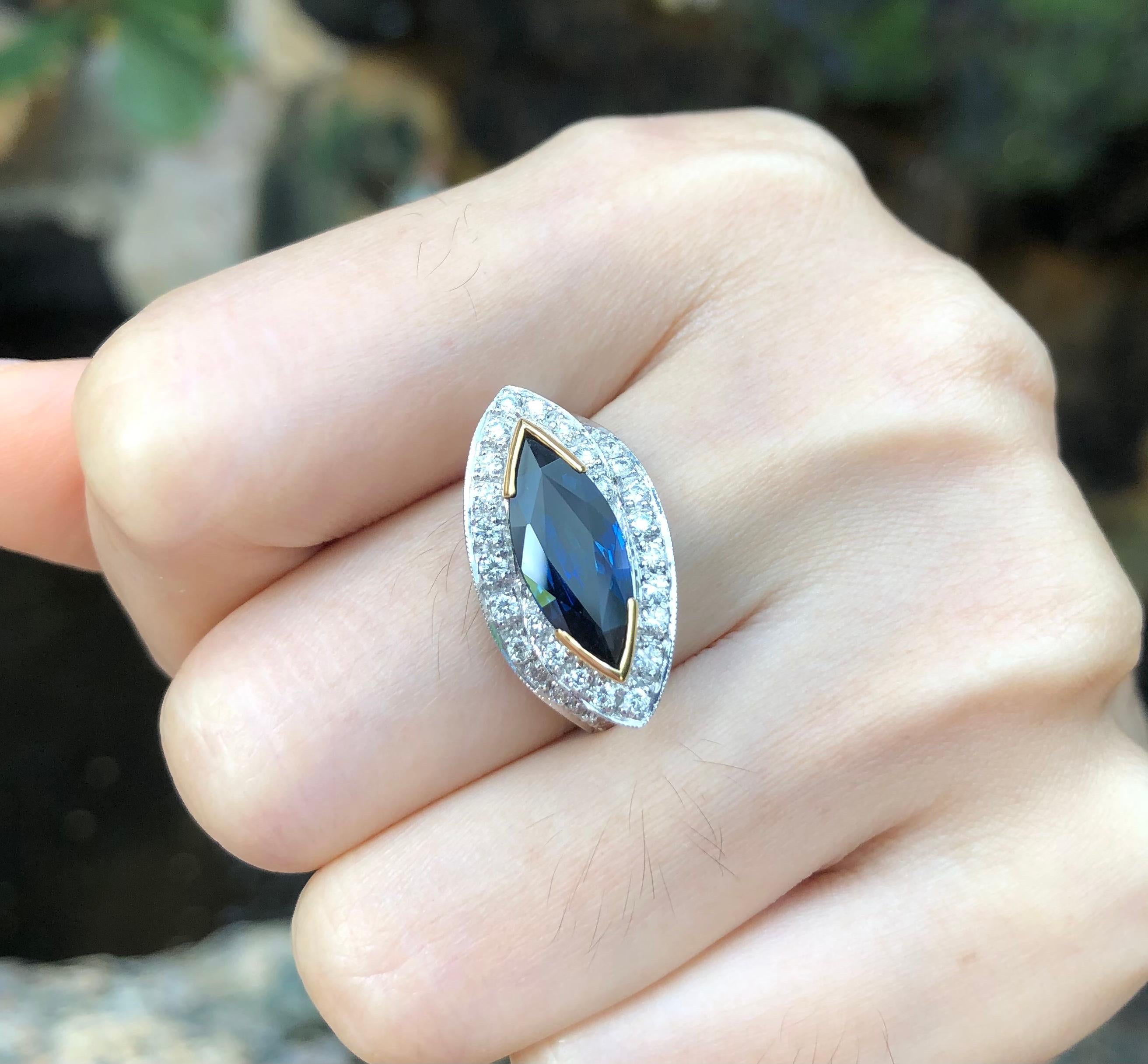 Ring mit blauem Marquise-Saphir und Diamant in 18 Karat Weißgoldfassung (Zeitgenössisch) im Angebot