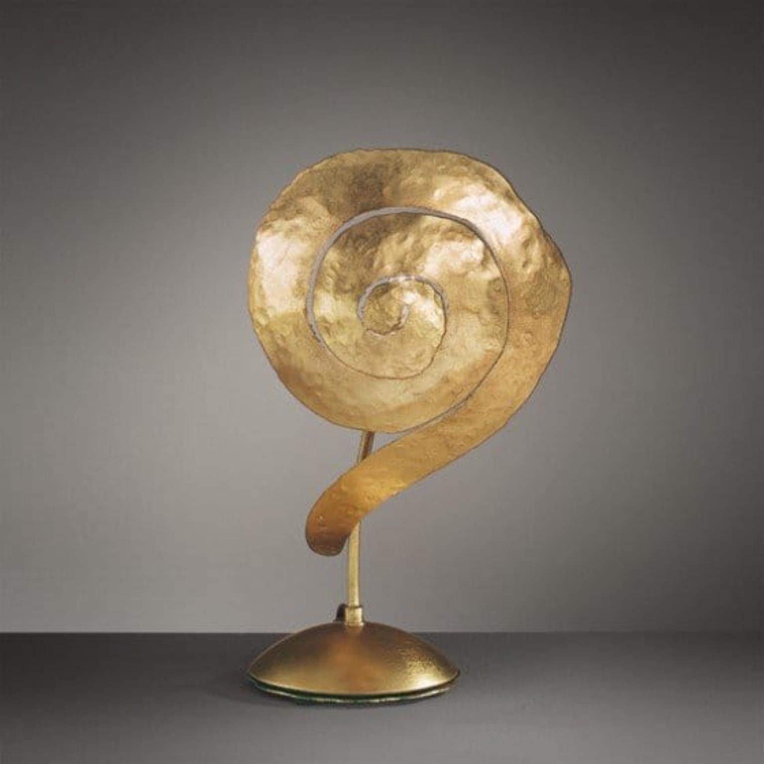 Marquise Buccia Table Lamp by MM Lampadari
Dimensions: Ø 17 x H 29 cm.
Materials: Metal and gold leaf.

Different finishes are available. All our lamps can be wired according to each country. If sold to the USA it will be wired for the USA for