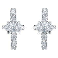 Pendientes Huggie de Diamantes en Oro de 14K con Centro Marquesa Cultivado en Laboratorio