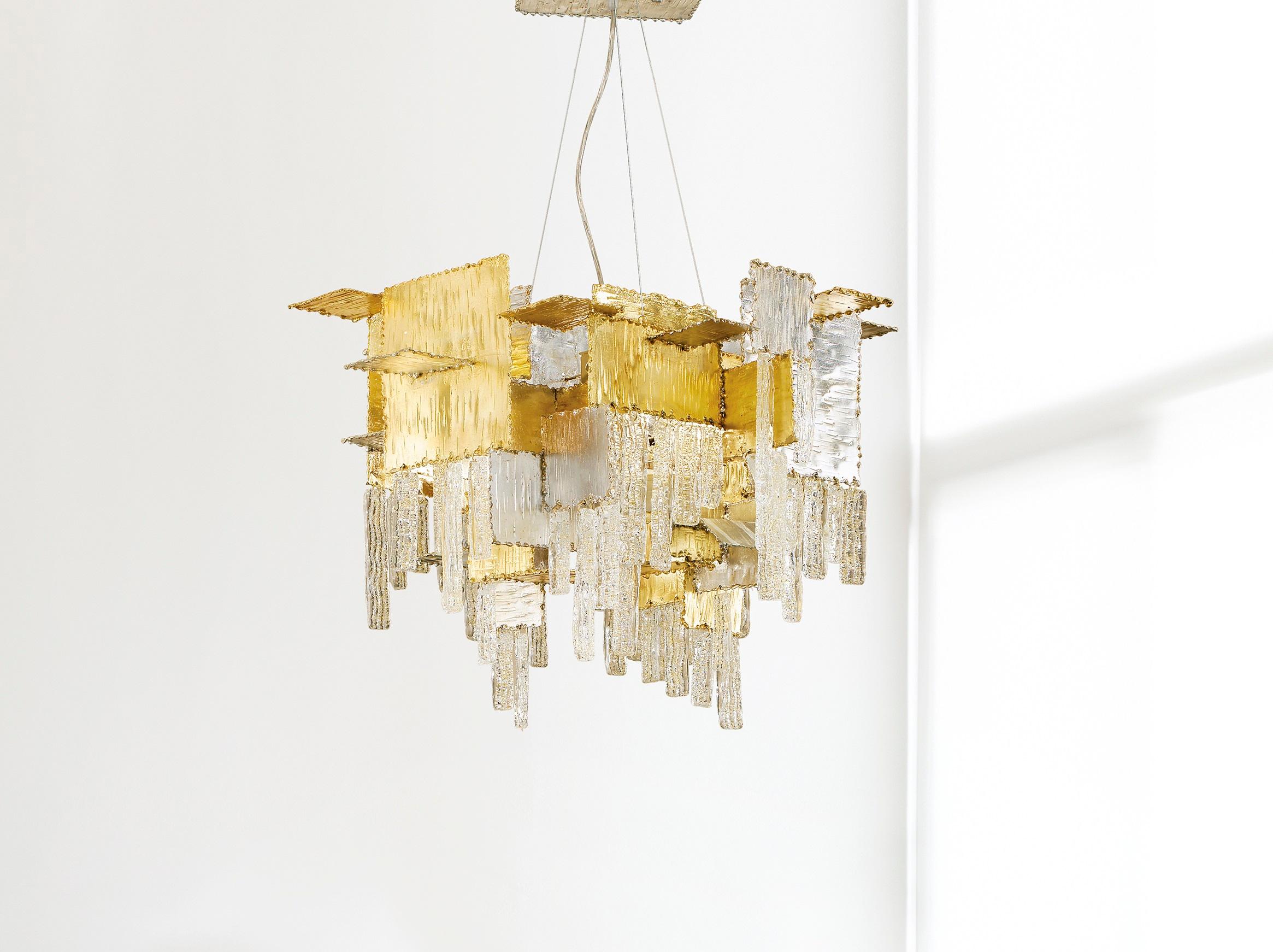 Lampadario Marquise City di MM Lampadari
Dimensioni: Ø 50 x H. 70 cm.
Materiali: Metallo, cristallo e vetro di Murano.

Sono disponibili diverse finiture. Tutte le nostre lampade possono essere cablate a seconda del Paese. Se viene venduto negli