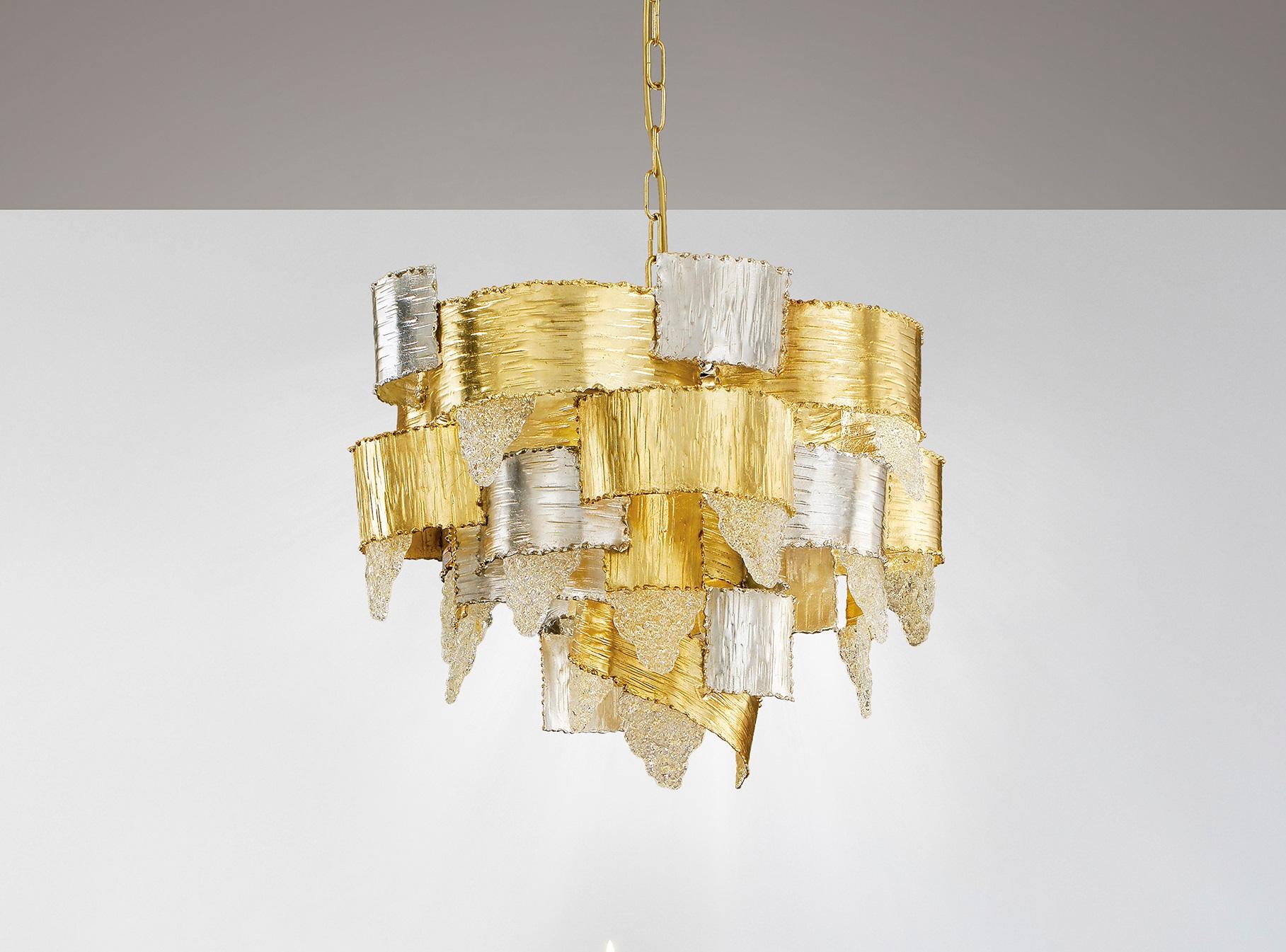 Marquise City-Kronleuchter von MM Lampadari
Abmessungen: Ø 60 x H 50 cm.
MATERIALIEN: Metall, Kristall und Murano-Glas.

Es sind verschiedene Ausführungen erhältlich. Alle unsere Lampen können je nach Land verkabelt werden. Wenn es in die USA