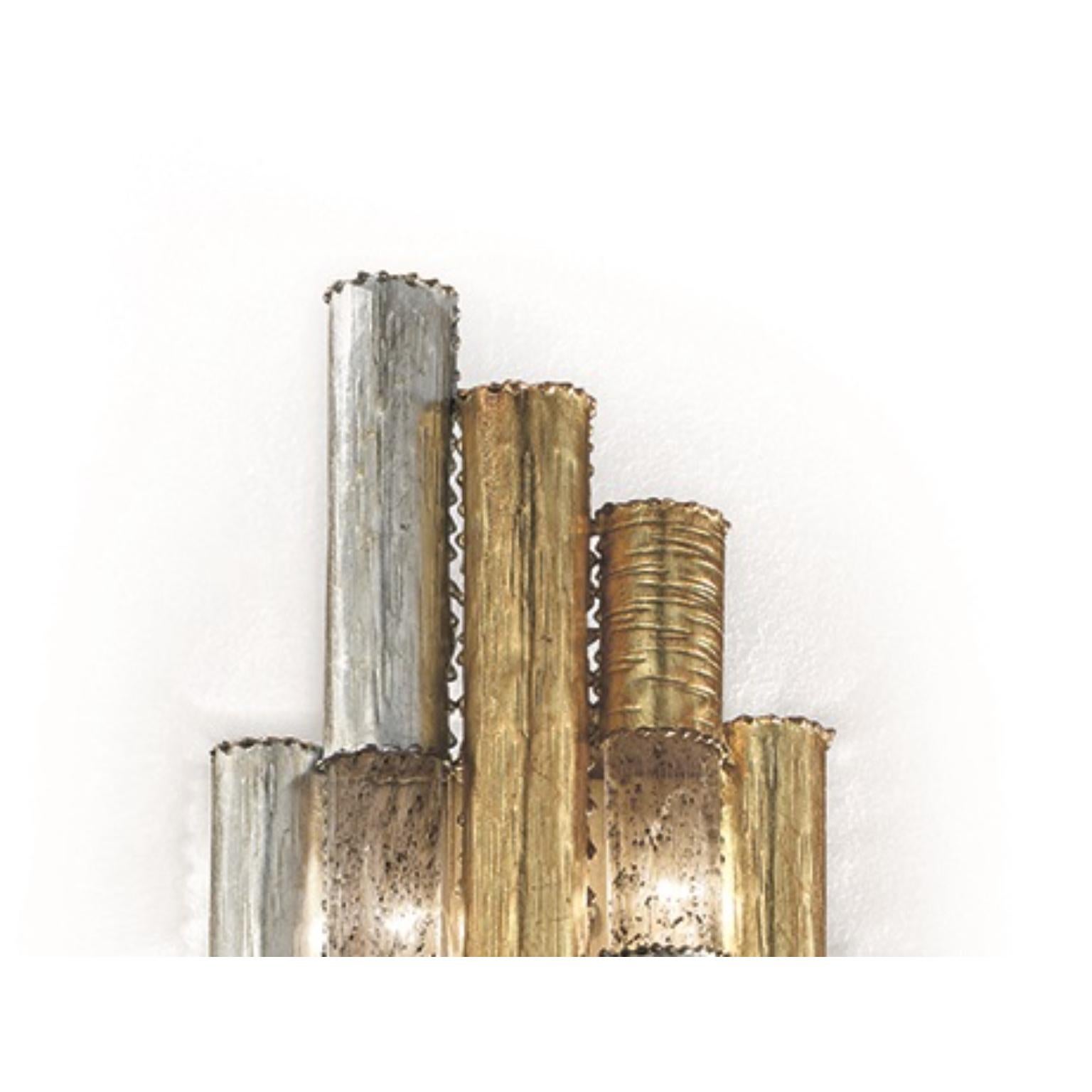 Lampada da parete Marquise City di MM Lampadari
Dimensioni: D 12  x L 26 x H 53 cm.
Materiali: Metallo, cristallo e vetro di Murano.

Sono disponibili diverse finiture. Tutte le nostre lampade possono essere cablate a seconda del Paese. Se viene