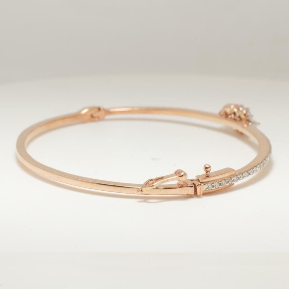 Women's Marquise Cluster Diamond Bracelet in 14k Solid Gold (Certified) For Sale