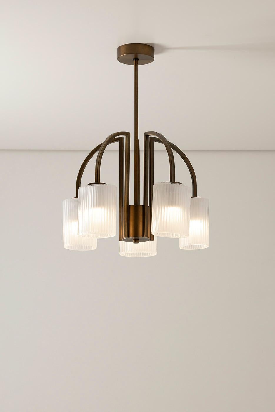 Lampada a sospensione Marquise Cuspide di MM Lampadari
Dimensioni: Ø 47 x H. 65 cm.
Materiali: Metallo brunito e vetro soffiato.

Sono disponibili diverse finiture. Tutte le nostre lampade possono essere cablate a seconda del Paese. Se viene venduto