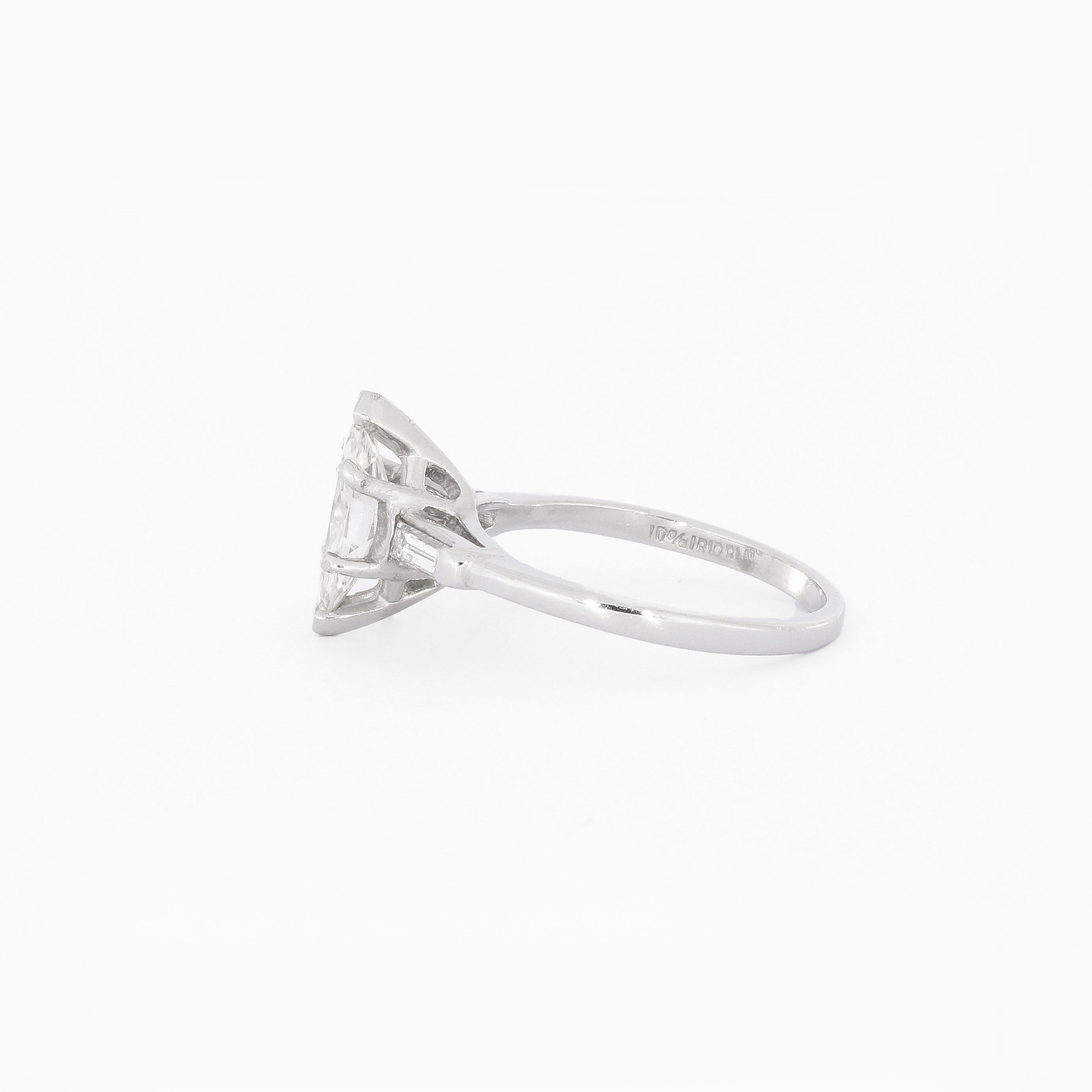 Contemporary Marquise Cut 1.01 Carat Diamond Solitaire Ring in Platinum For Sale