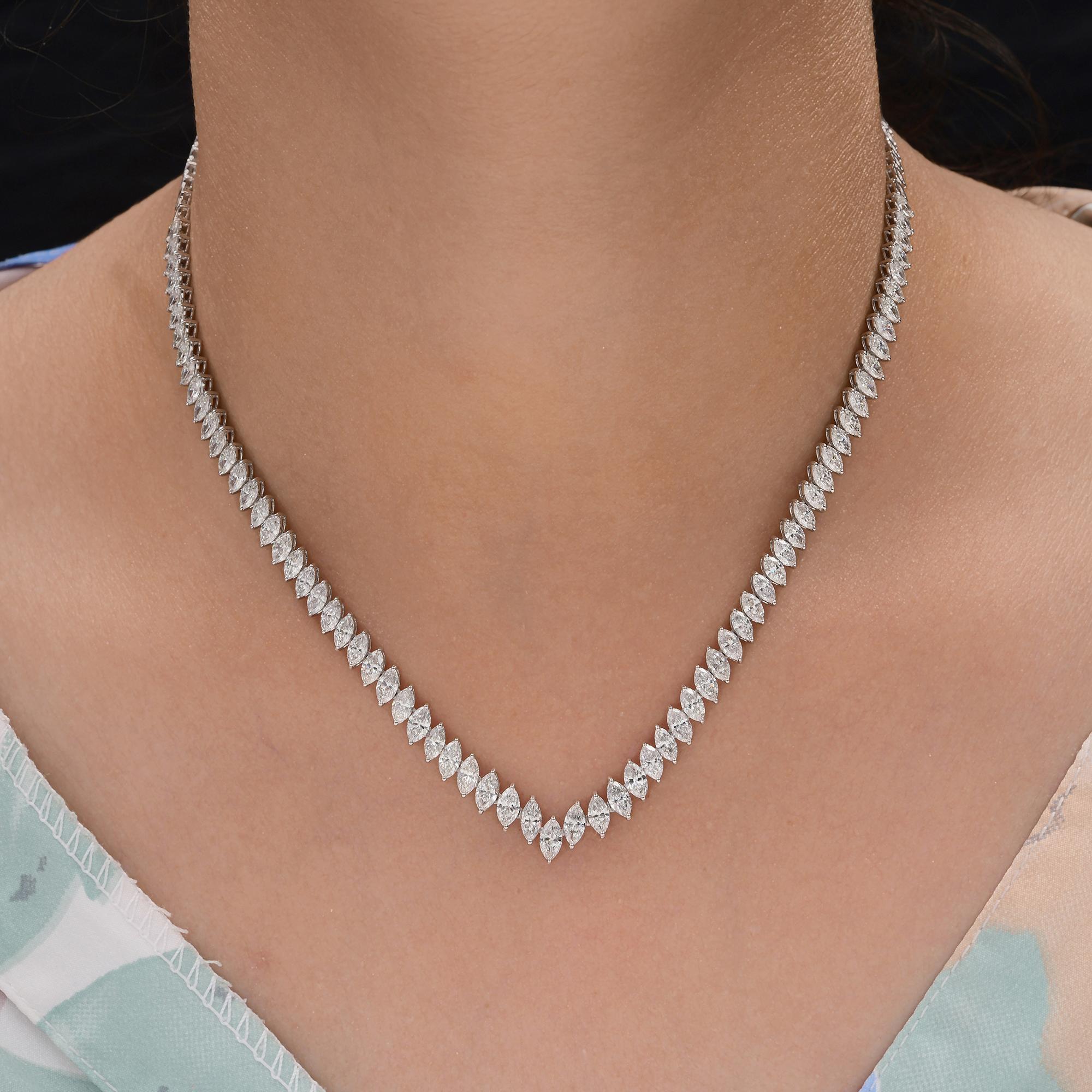 Collier de tennis en or blanc 18 carats, taille marquise, 11,86 carats de diamants en forme de V 
Cette version moderne du collier de tennis classique met en valeur une luxueuse cascade de diamants taillés en marquise, qui s'effilent en une