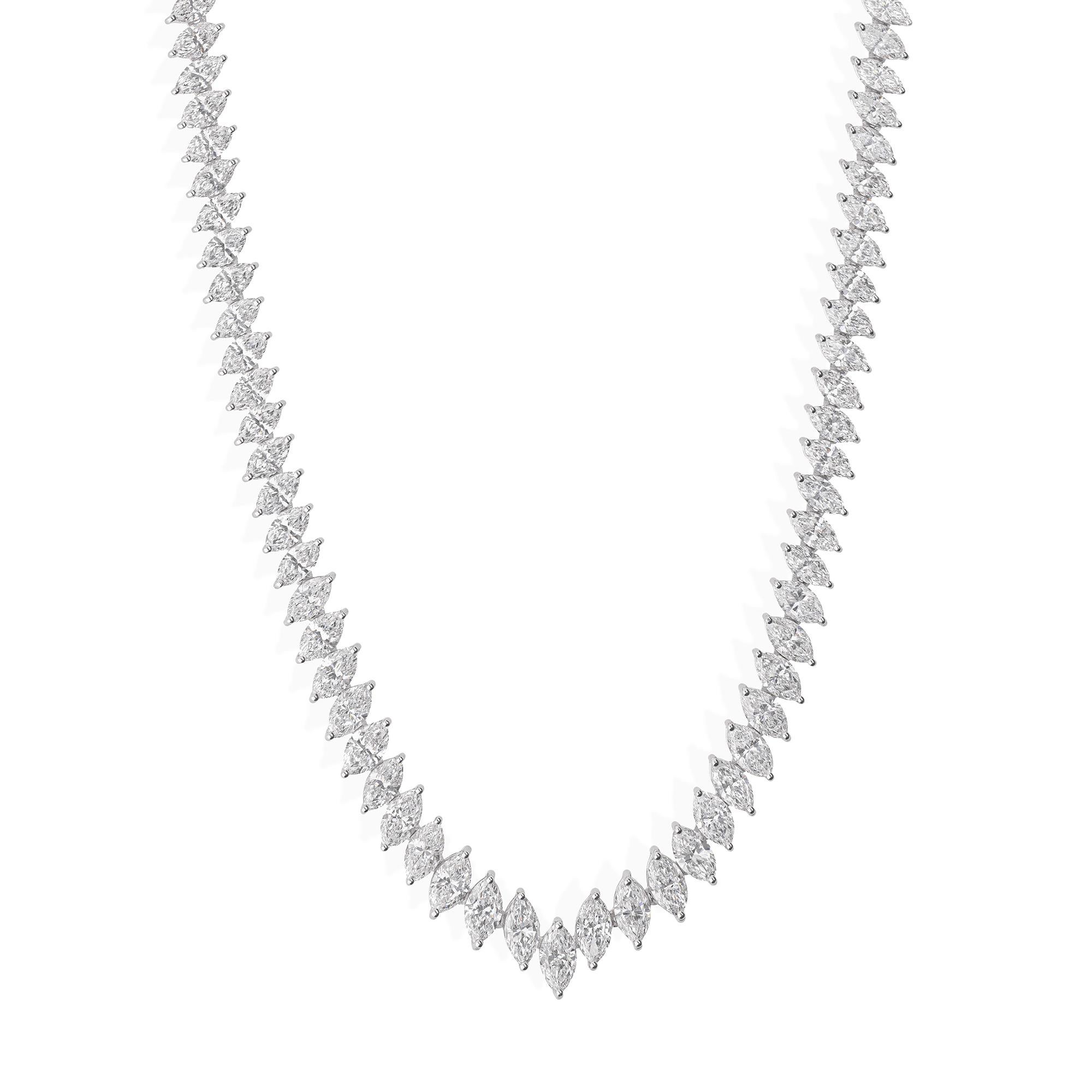 Collier de tennis en or blanc 18 carats, taille marquise, 11,86 carats de diamants en forme de V Pour femmes en vente