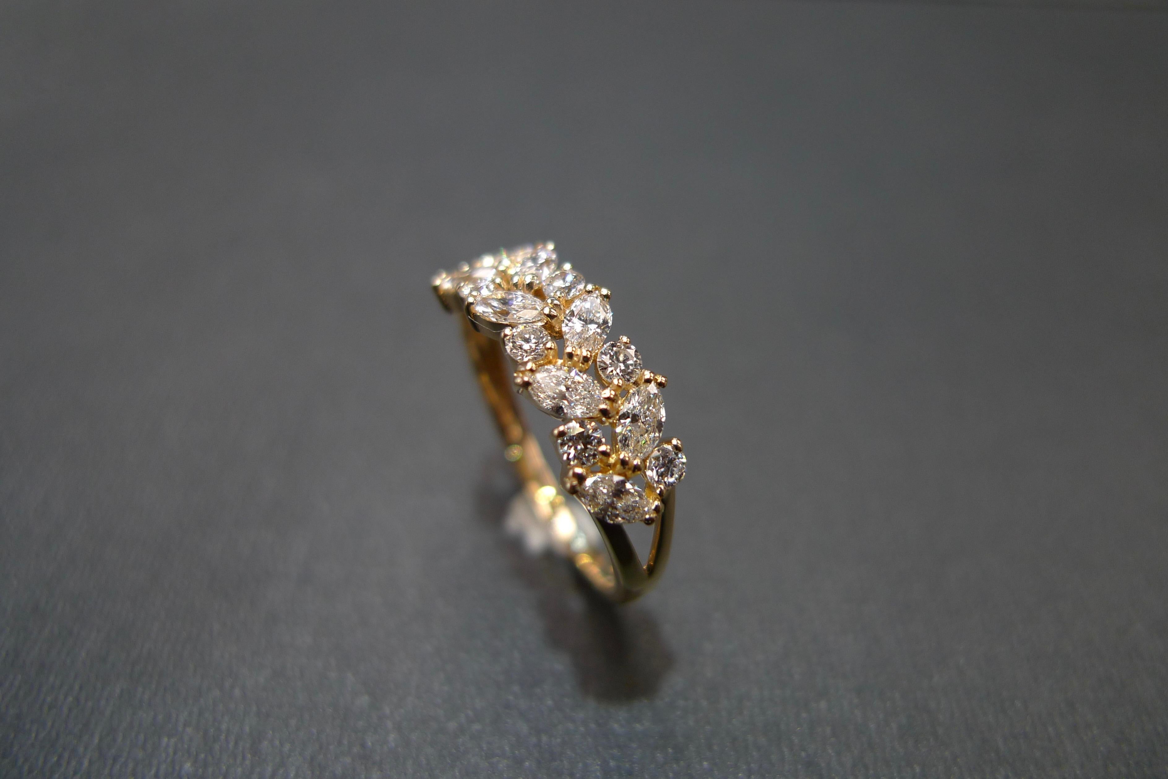 En vente :  Bague de mariage unique en or jaune 18 carats avec diamants taille marquise et diamants ronds taille brillant 13