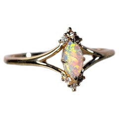 Australischer massiver Opal & Diamantring mit Marquise-Schliff 14K Gelbgold