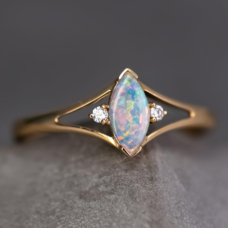 Taglio marquise Marquise Cut Australian Solid Opal & Diamond Ring 18K Yellow Gold in vendita
