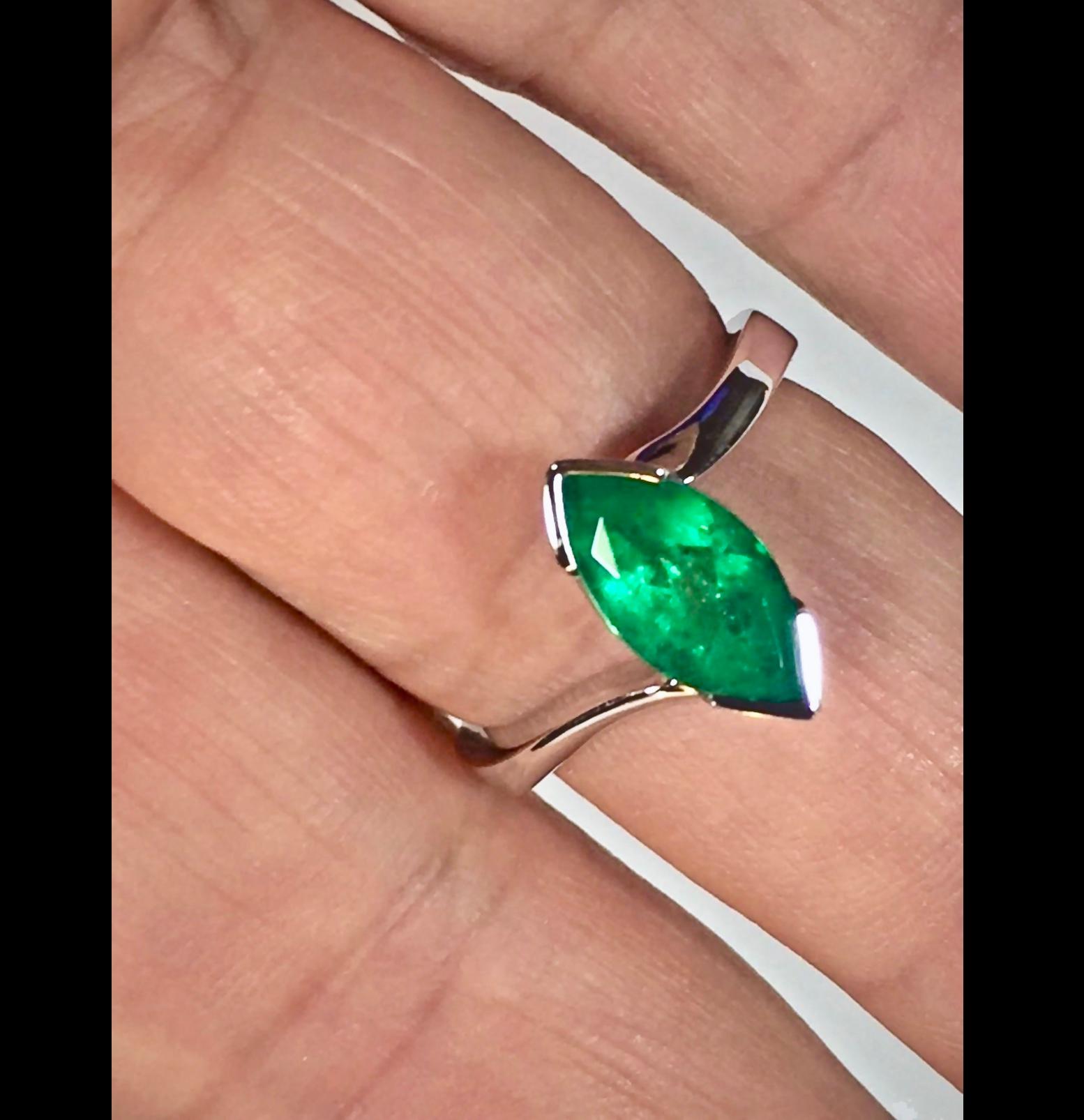 Marquise Cut Colombian Emerald Solitaire Engagement Ring 18 Karat 5