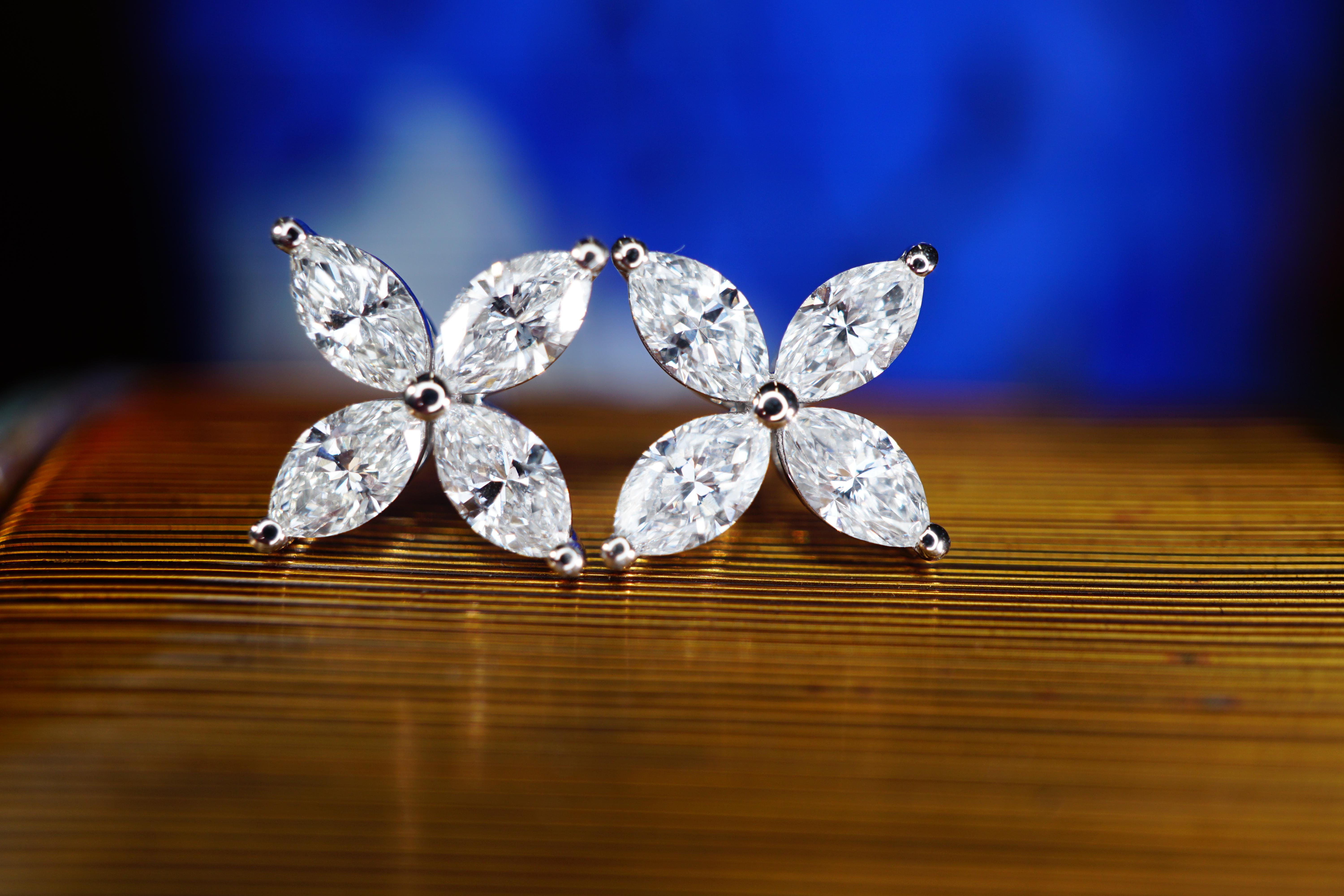 Marquise Cut Diamond Flower Earrings 1.62 Carat In New Condition For Sale In New York, NY