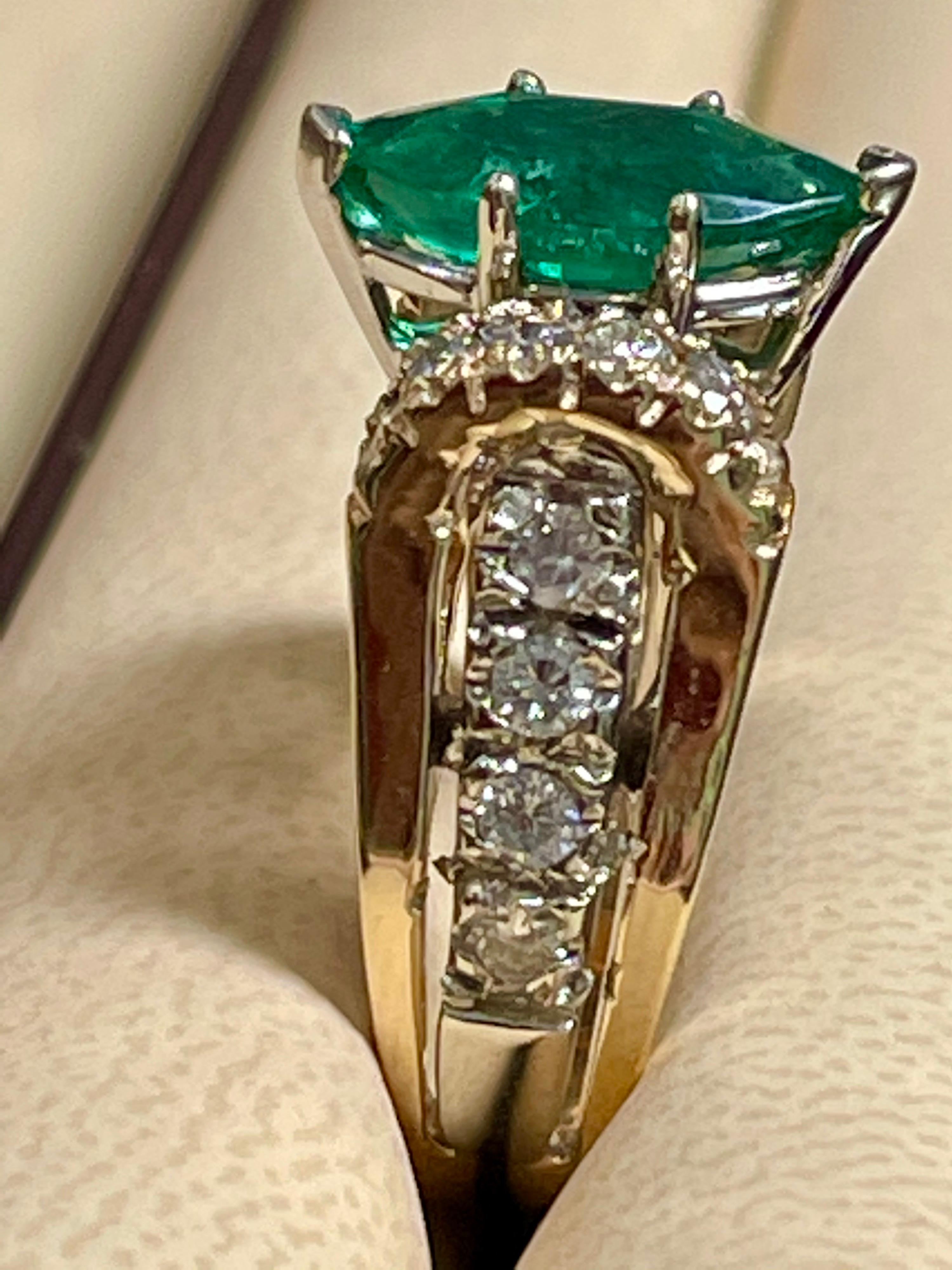 2.5 Carat Marquise Cut Emerald and Diamond Ring 14 Karat Yellow Gold In Excellent Condition In New York, NY