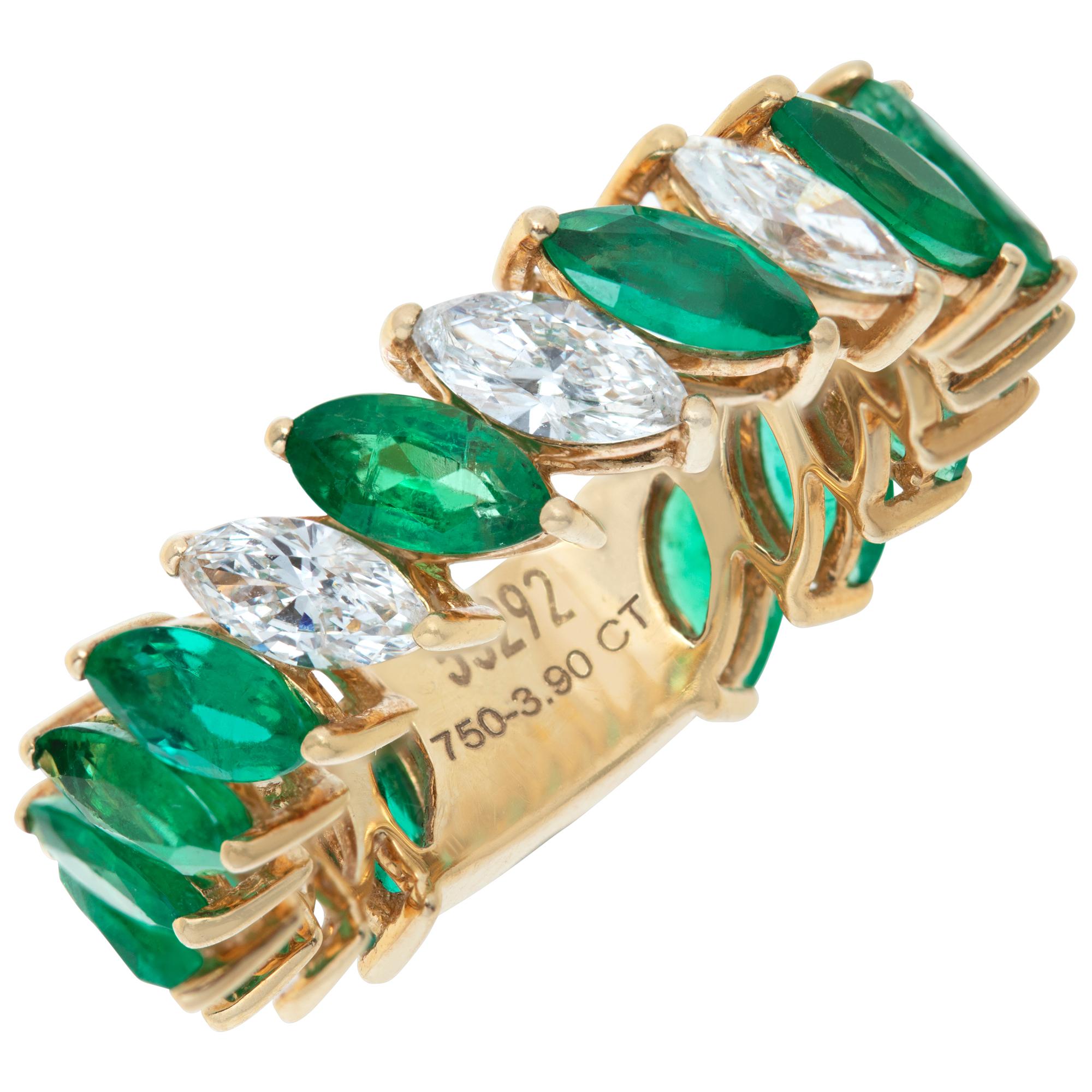 Marquise cut Emerald & Diamonds Eternity ring in yellow gold Size 7 In Excellent Condition For Sale In Surfside, FL