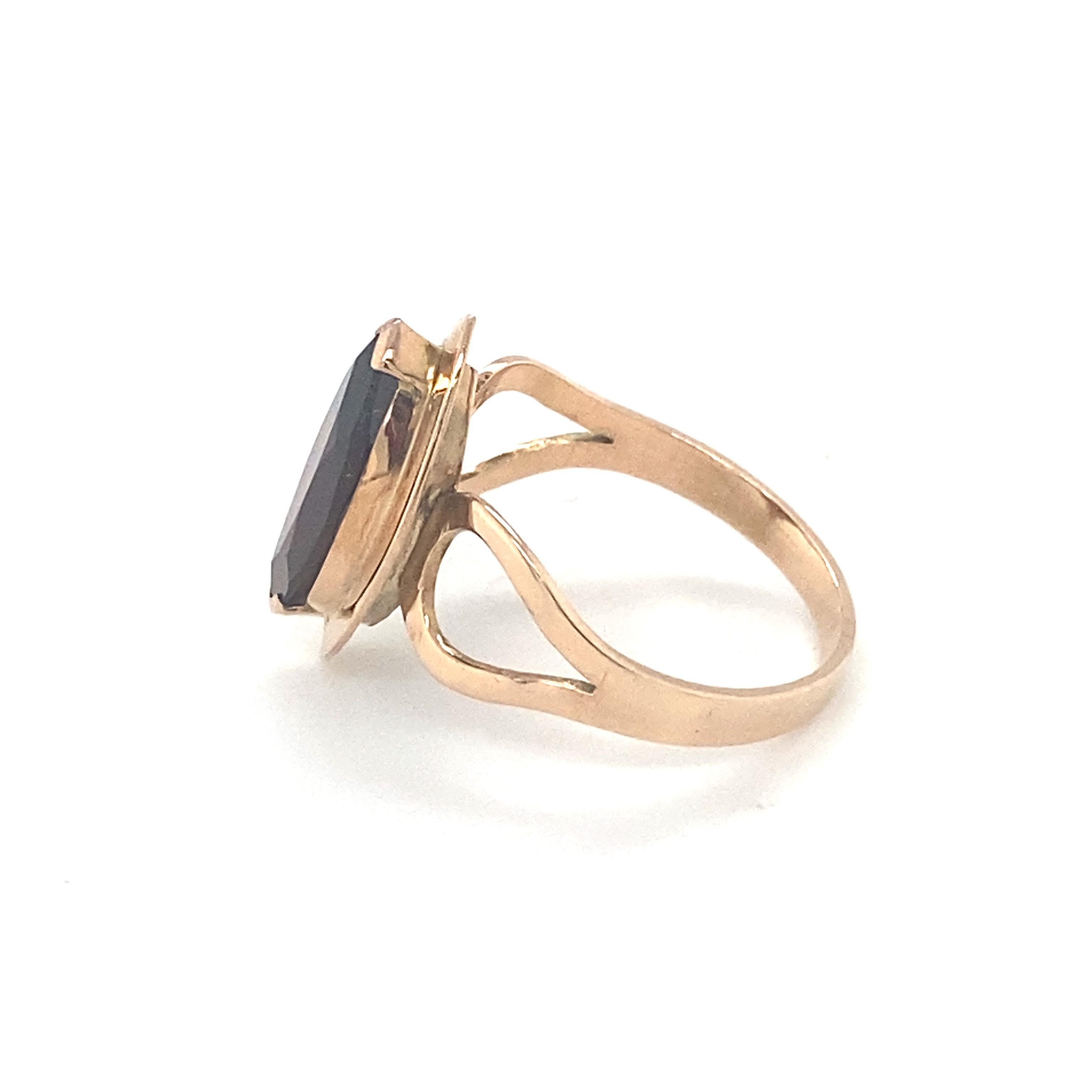 Marquise Cut Garnet Yellow Gold Solitaire Ring For Sale 5