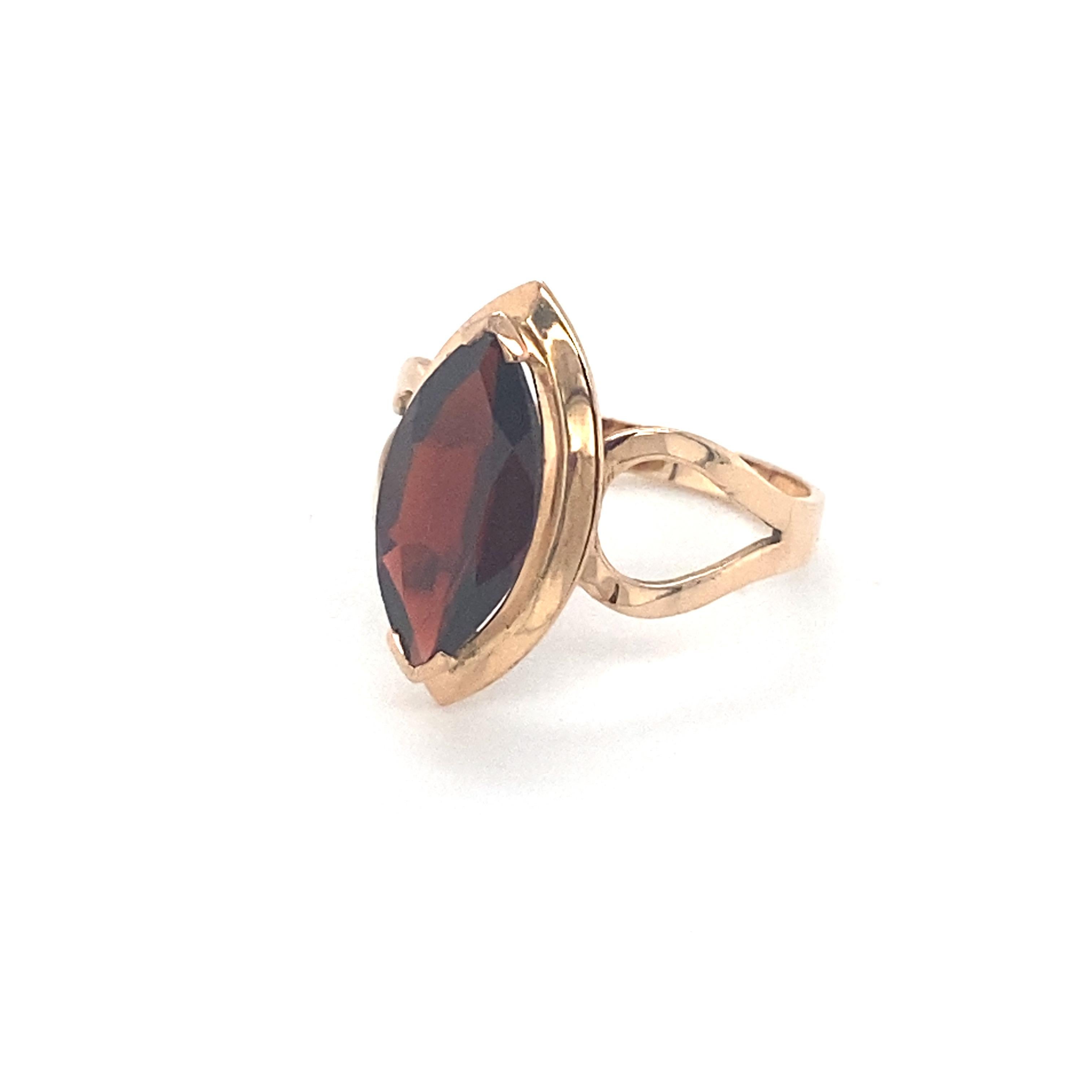 Marquise Cut Garnet Yellow Gold Solitaire Ring For Sale 7