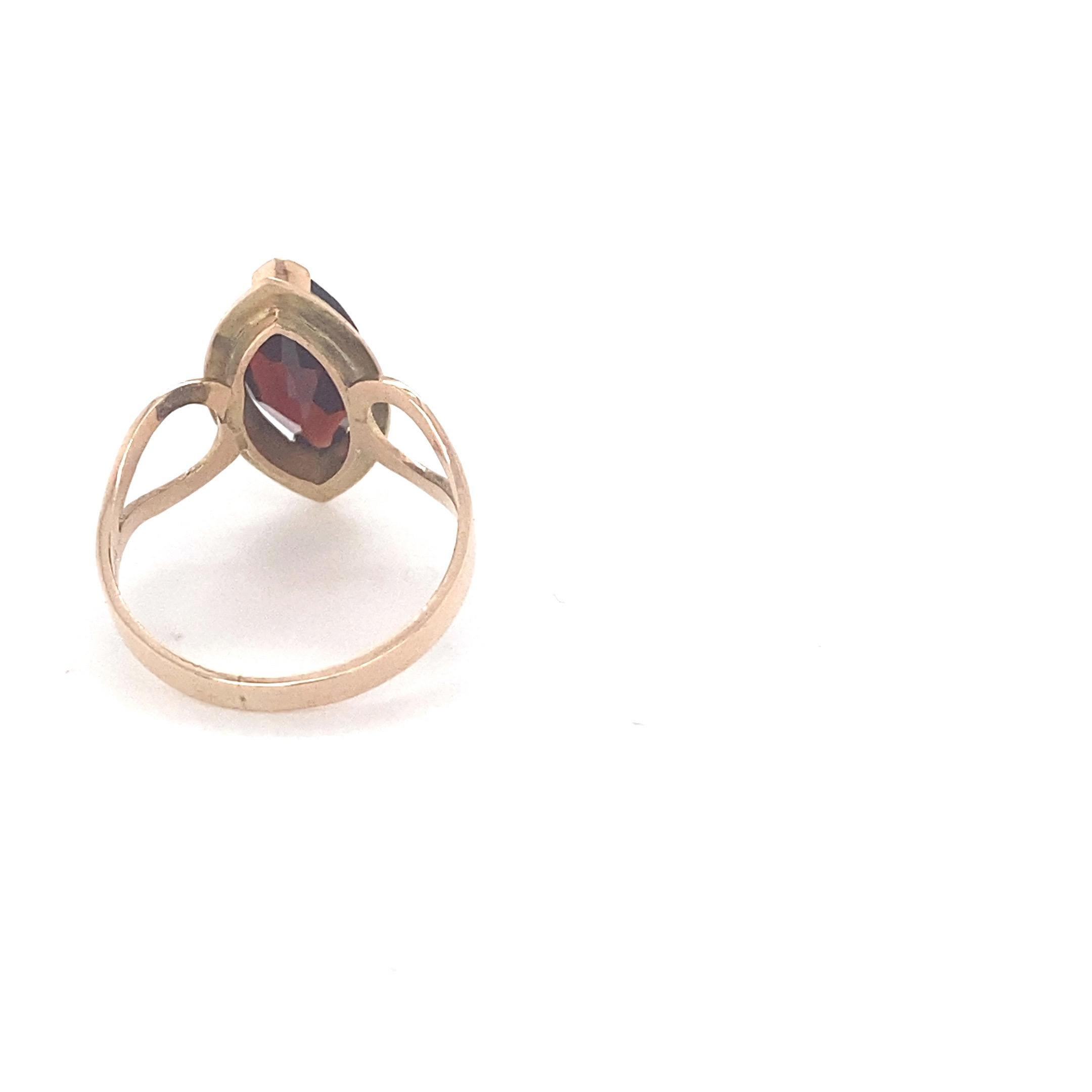 Marquise Cut Garnet Yellow Gold Solitaire Ring For Sale 11