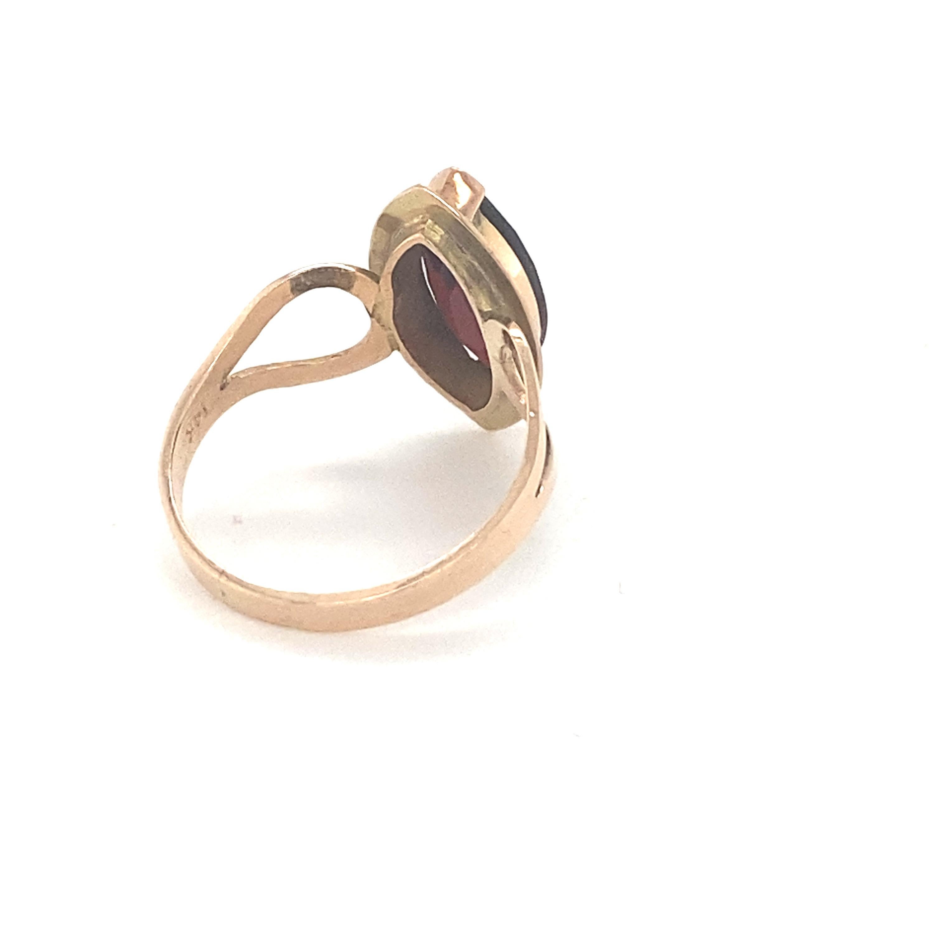 Marquise Cut Garnet Yellow Gold Solitaire Ring For Sale 1