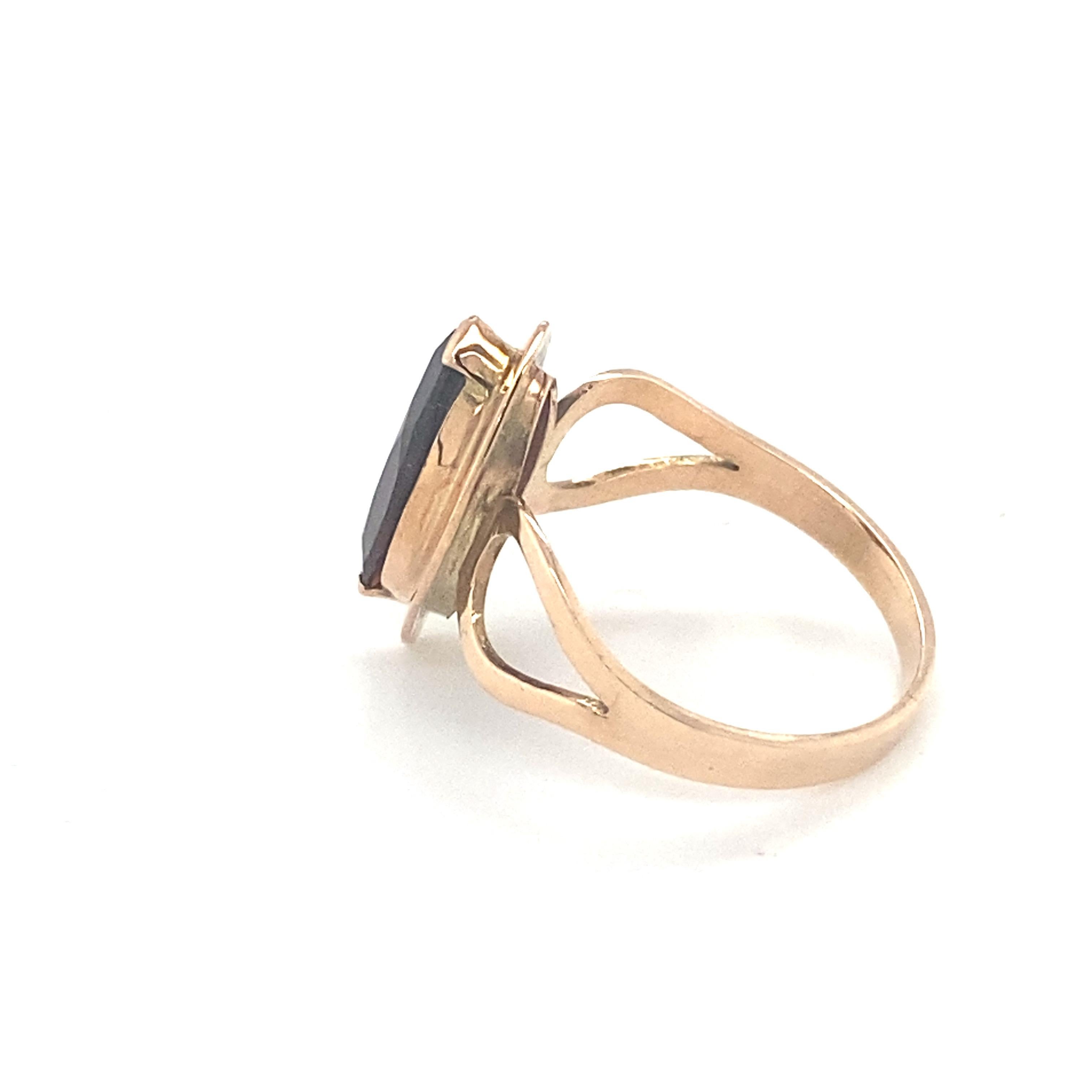 Marquise Cut Garnet Yellow Gold Solitaire Ring For Sale 4