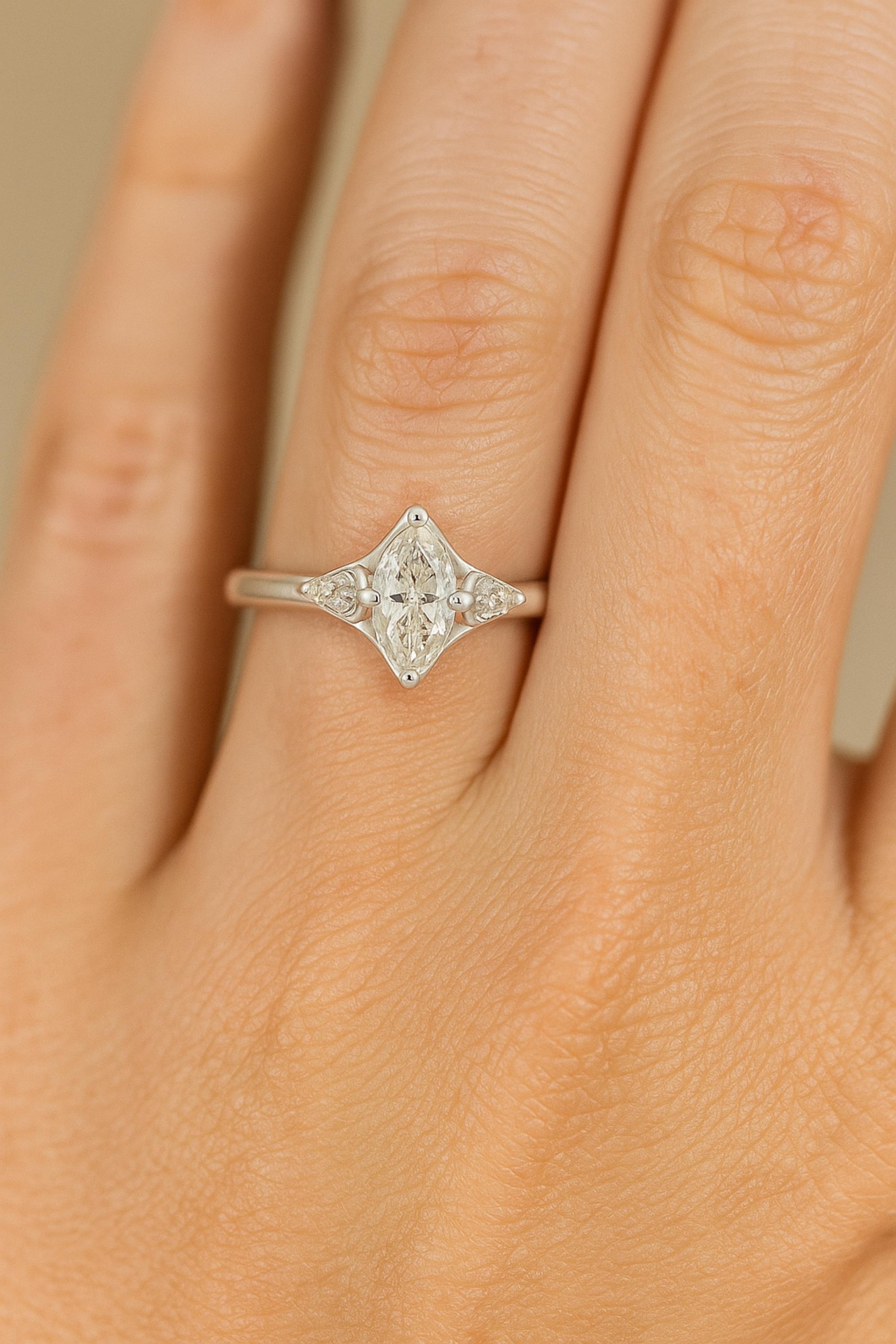 En vente :  Marquise Cut SI/H 0.65Ct Diamond Dainty Anniversary Ring 14k White Gold 2