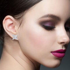 Clous d'oreilles à fleurs en or 18 carats avec diamants taille marquise