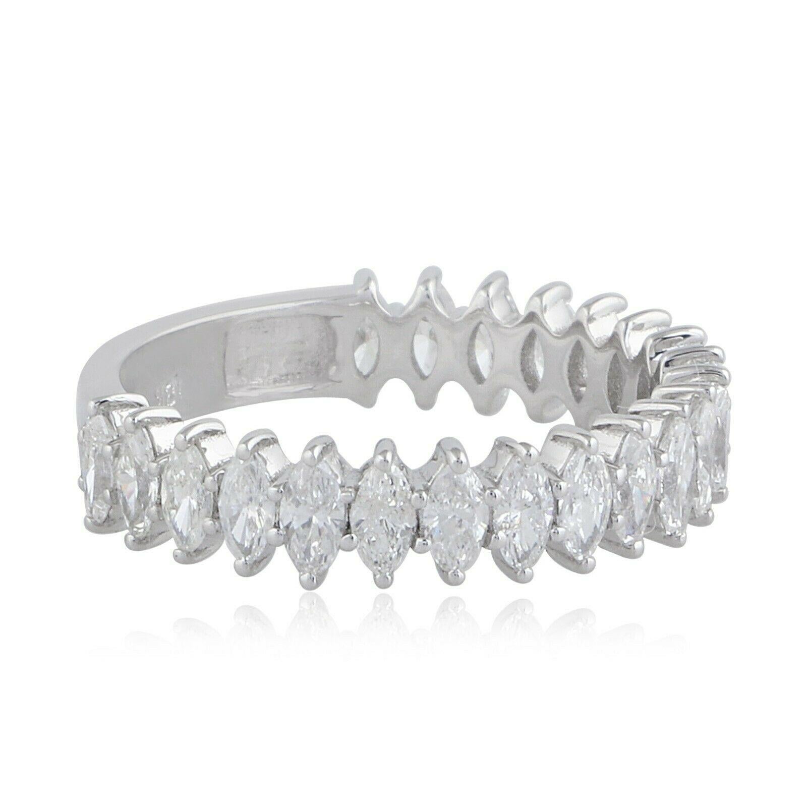 For Sale:  Marquise Diamond 18 Karat Gold Ring 4